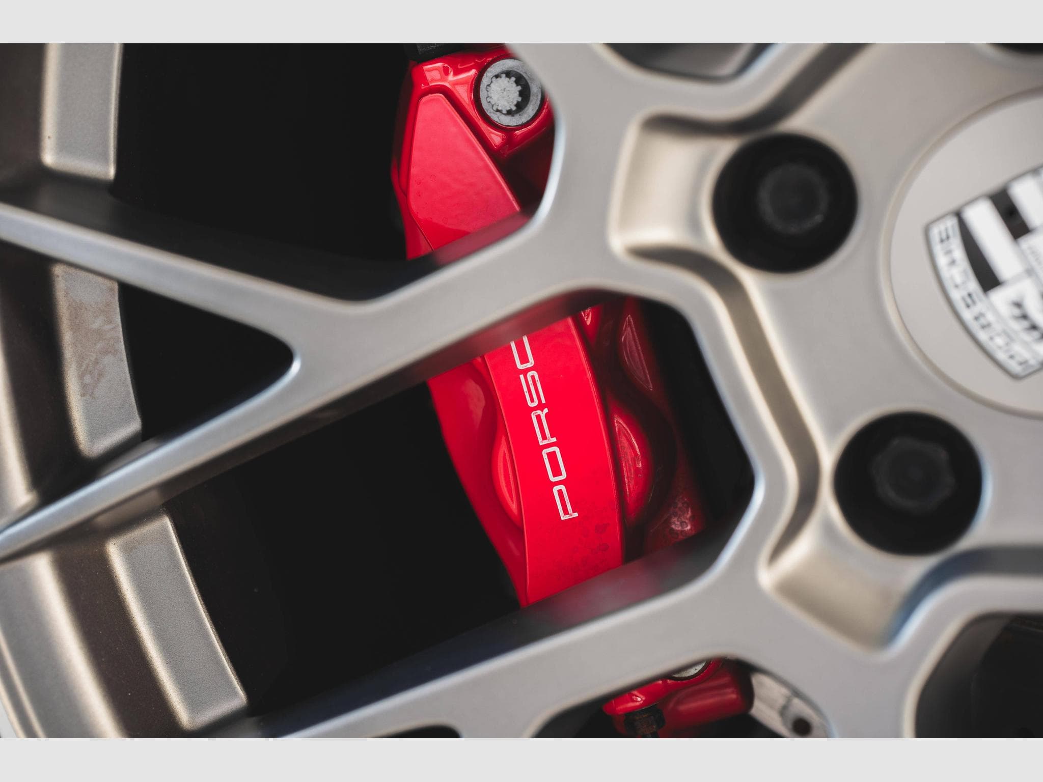 Porsche 911 Carrera 4S - SportDesign – Toit Carbone – Bleu Gentiane – Ap (2019) - Foto 24