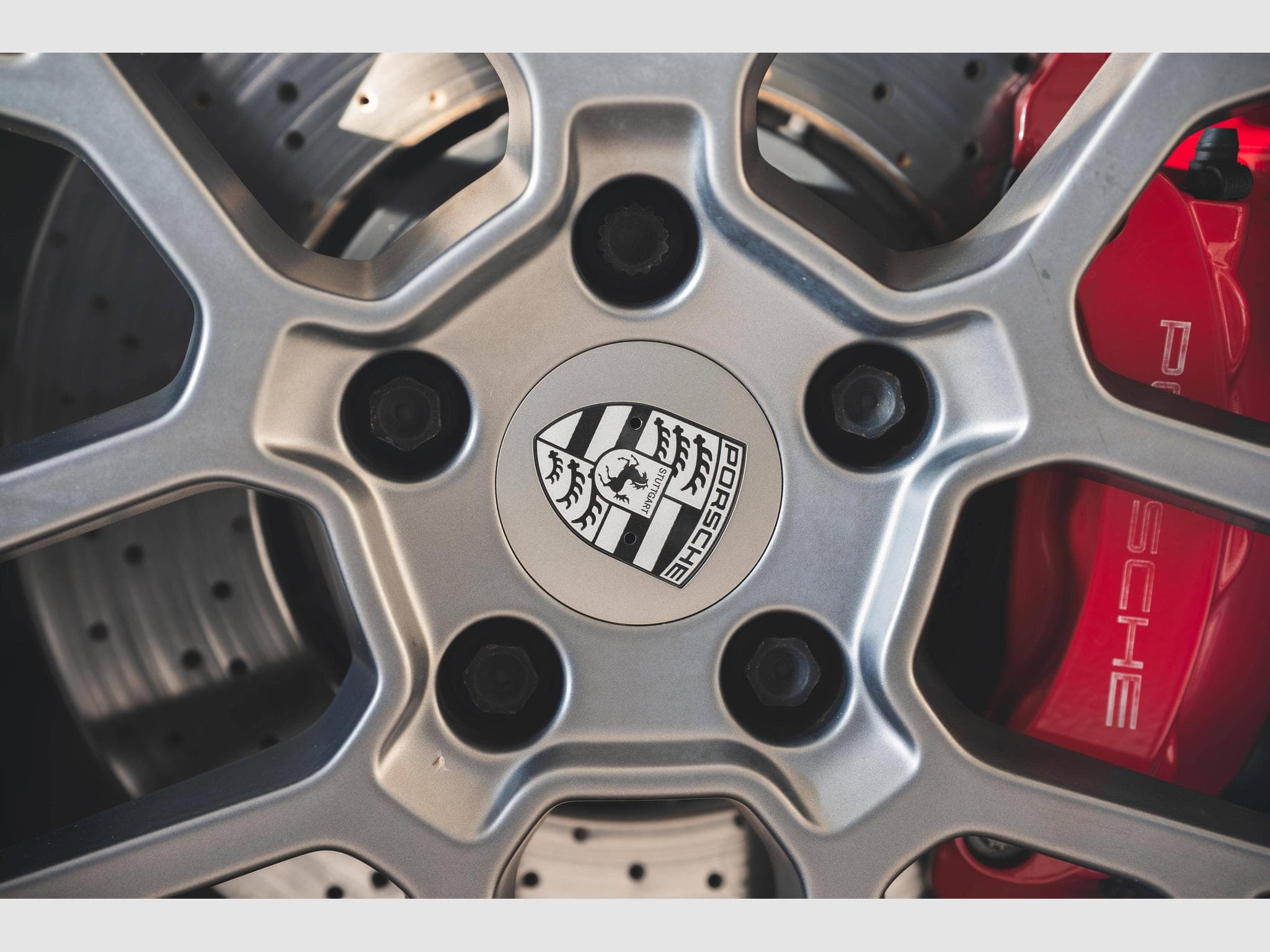 Porsche 911 Carrera 4S - SportDesign – Toit Carbone – Bleu Gentiane – Ap (2019) - Foto 25