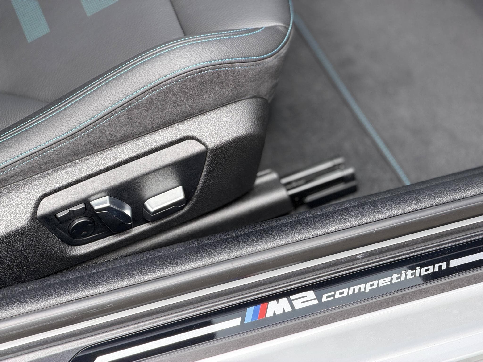 BMW M2 Competition DKG 410ch - 1ère Main / Gris Hockenheim / Pack M (2019) - Photo 50