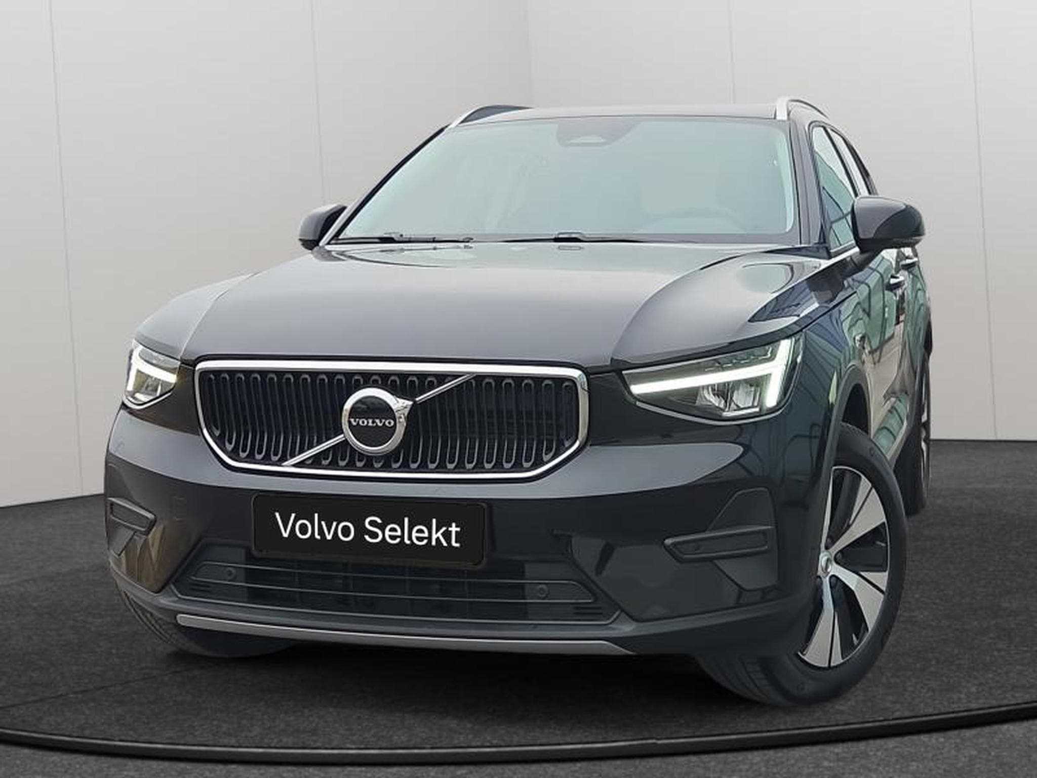Volvo XC40 B3 Core 2026 / Essence (2025) - Foto 1