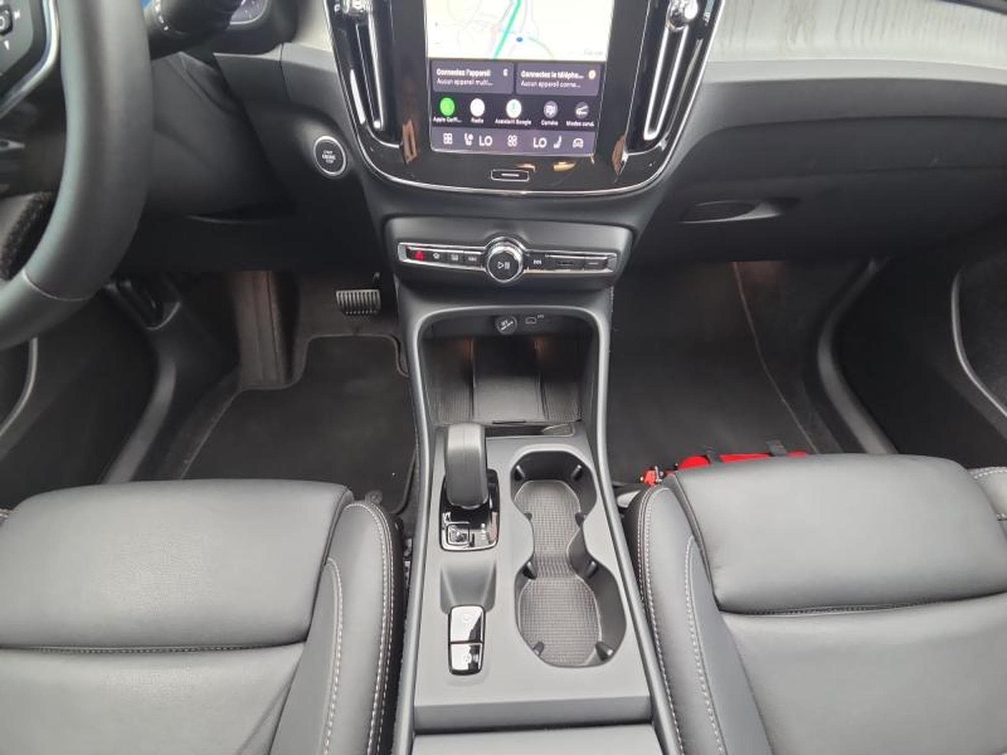 Volvo XC40 B3 Core 2026 / Essence (2025) - Foto 11