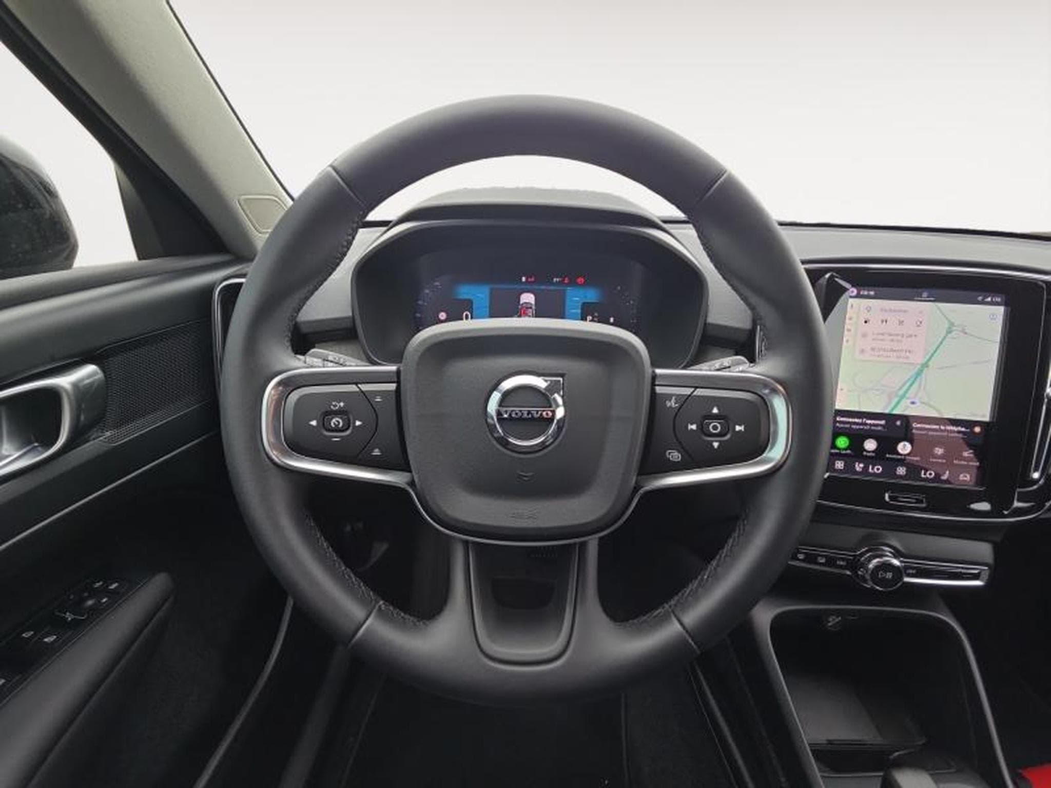 Volvo XC40 B3 Core 2026 / Essence (2025) - Foto 12