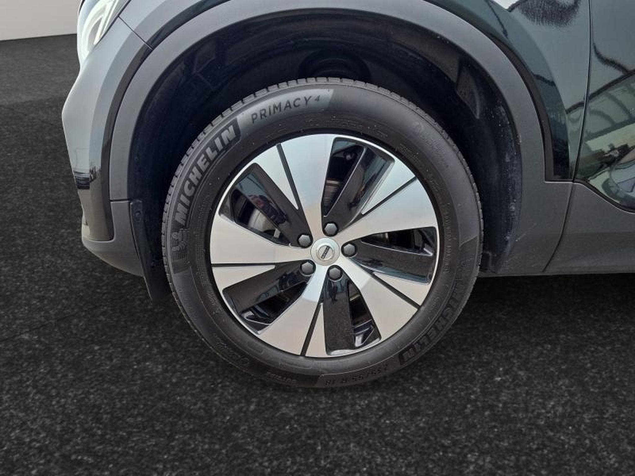 Volvo XC40 B3 Core 2026 / Essence (2025) - Foto 14