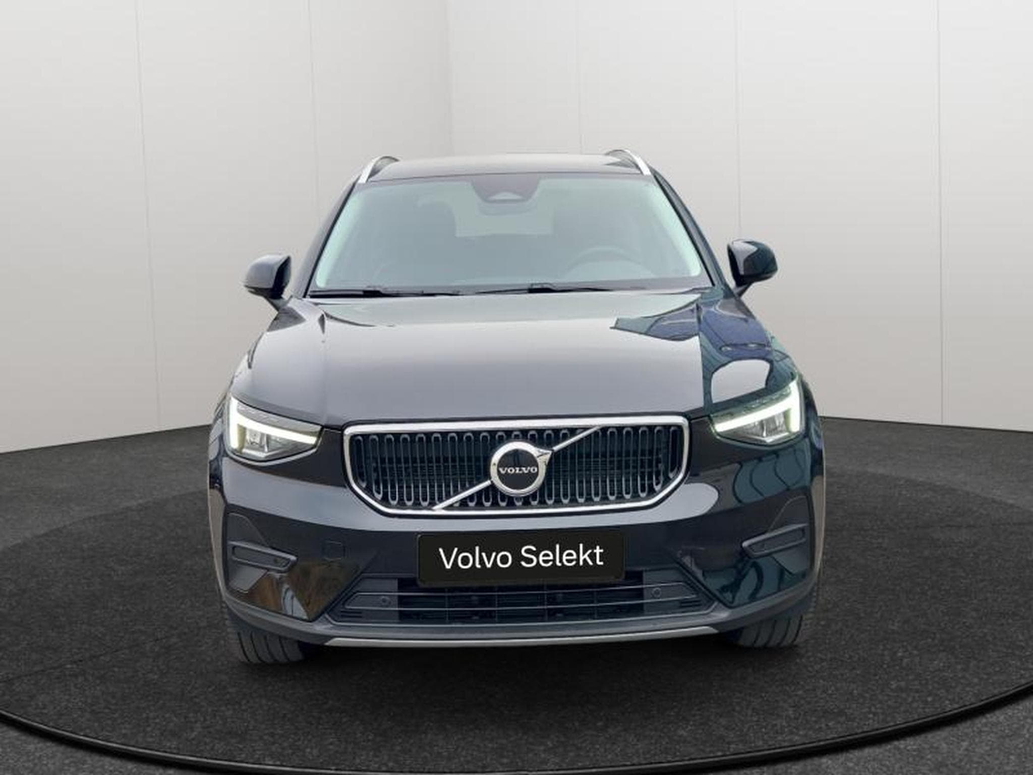 Volvo XC40 B3 Core 2026 / Essence (2025) - Foto 8