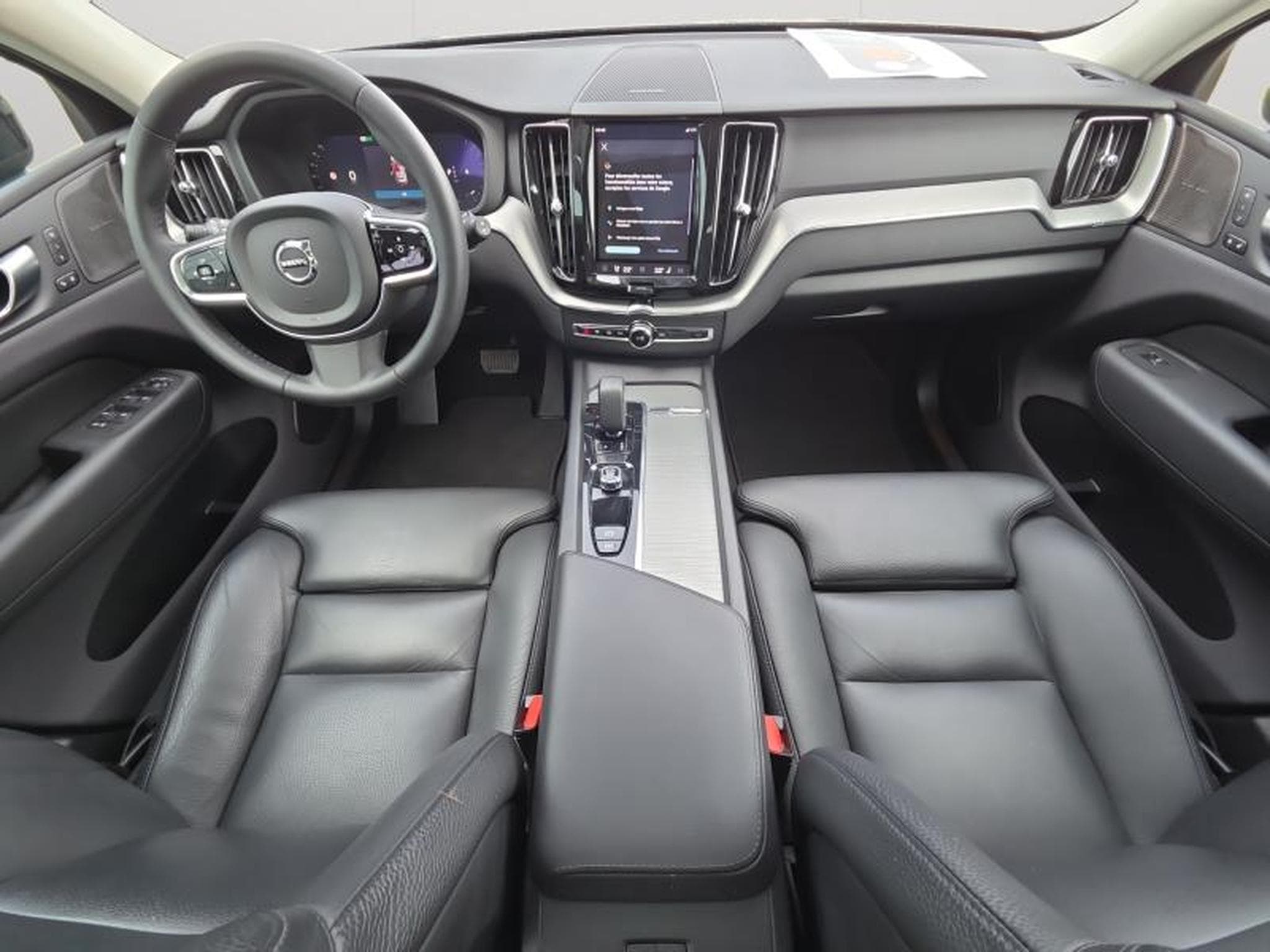 Volvo XC60 B4 Plus Dark / Essence (2023) - Foto 10