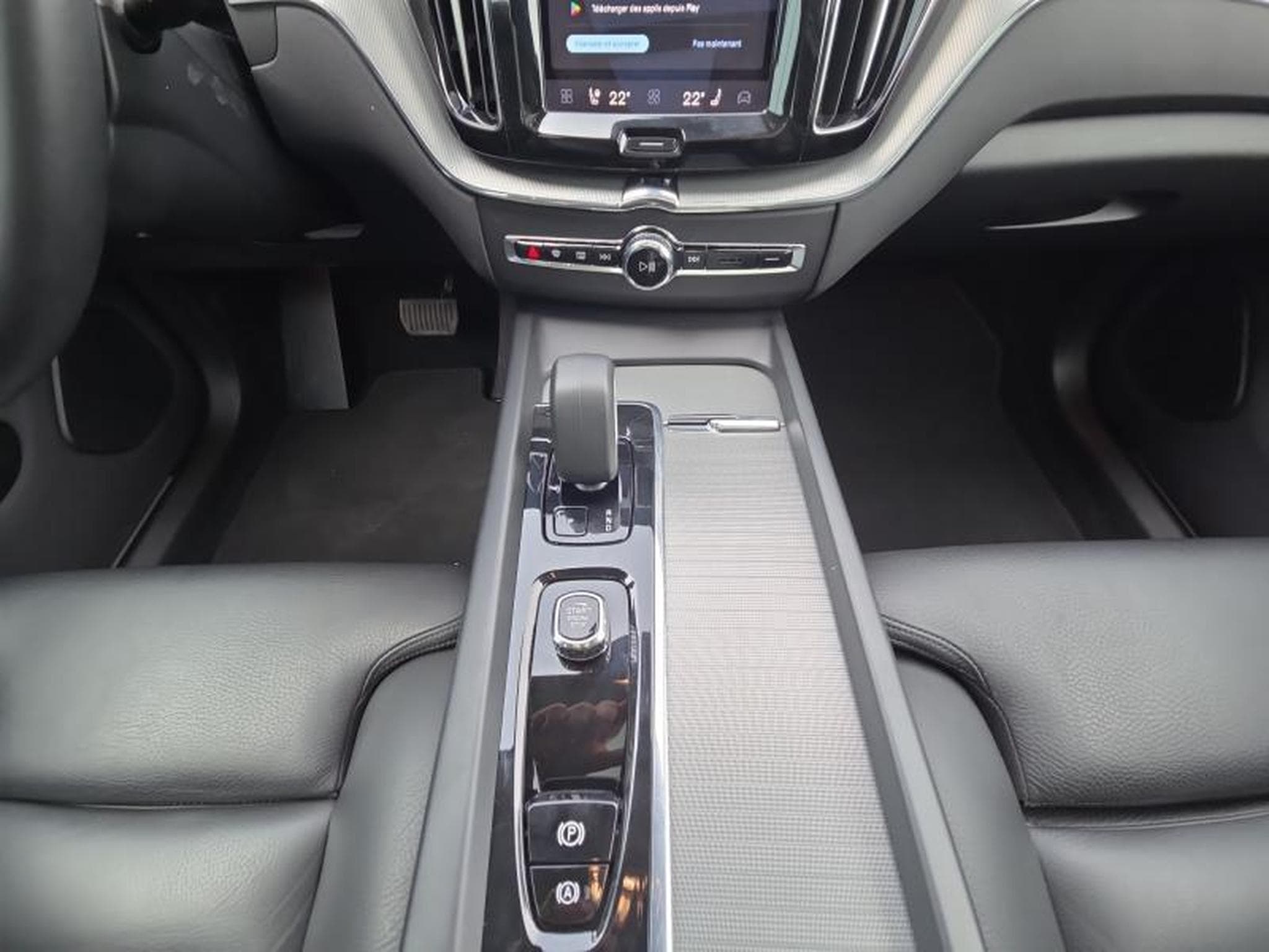 Volvo XC60 B4 Plus Dark / Essence (2023) - Foto 11