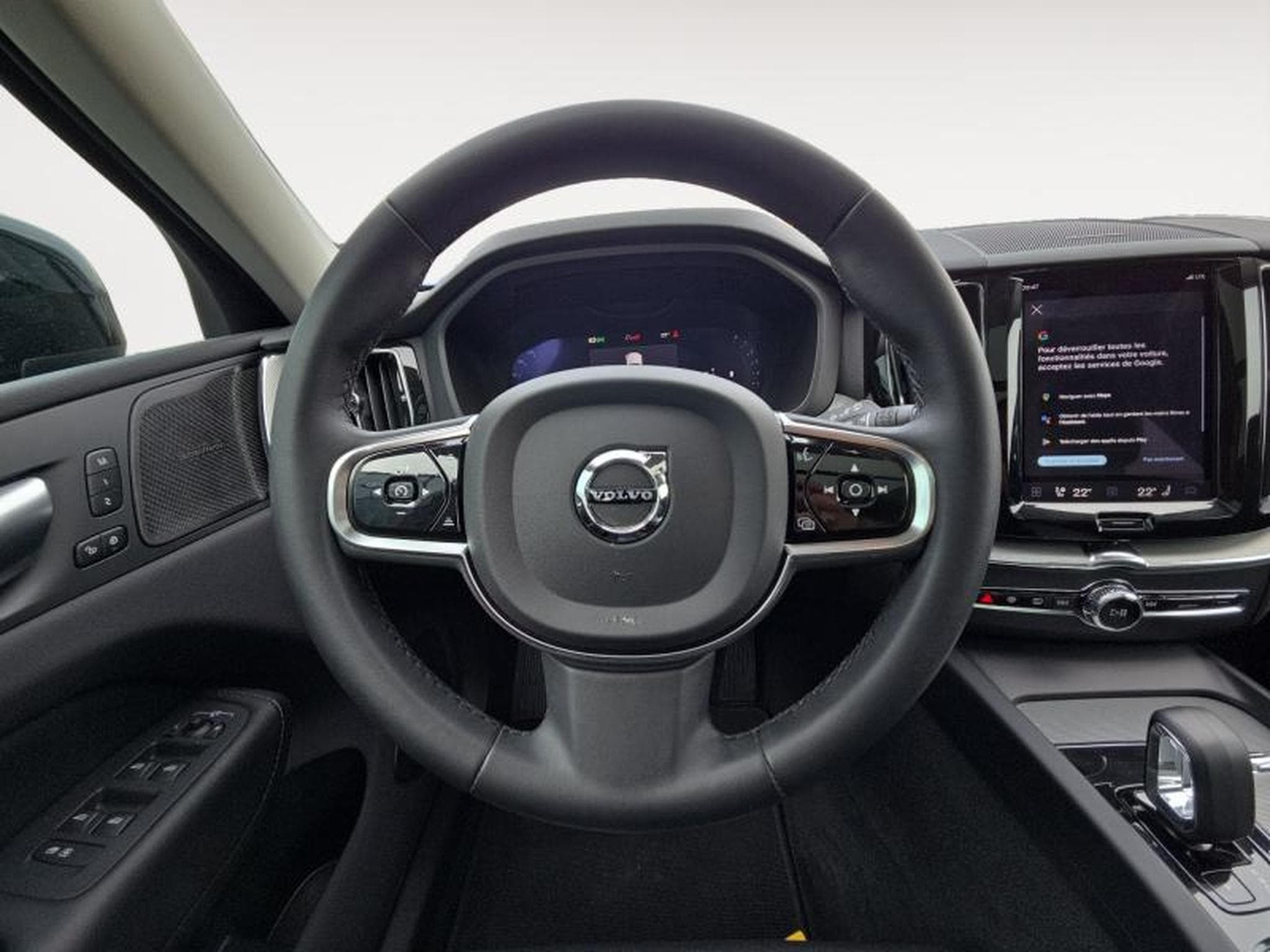Volvo XC60 B4 Plus Dark / Essence (2023) - Foto 12
