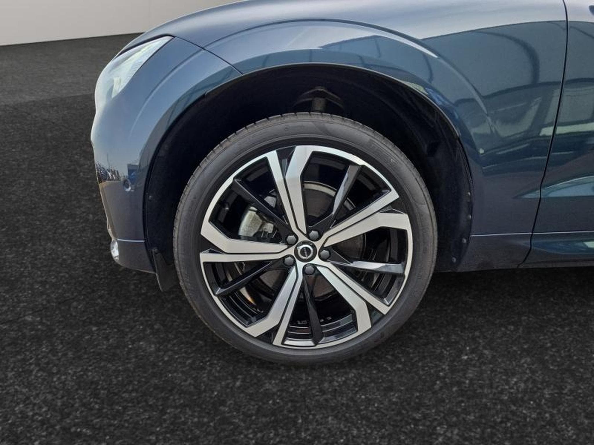 Volvo XC60 B4 Plus Dark / Essence (2023) - Foto 14