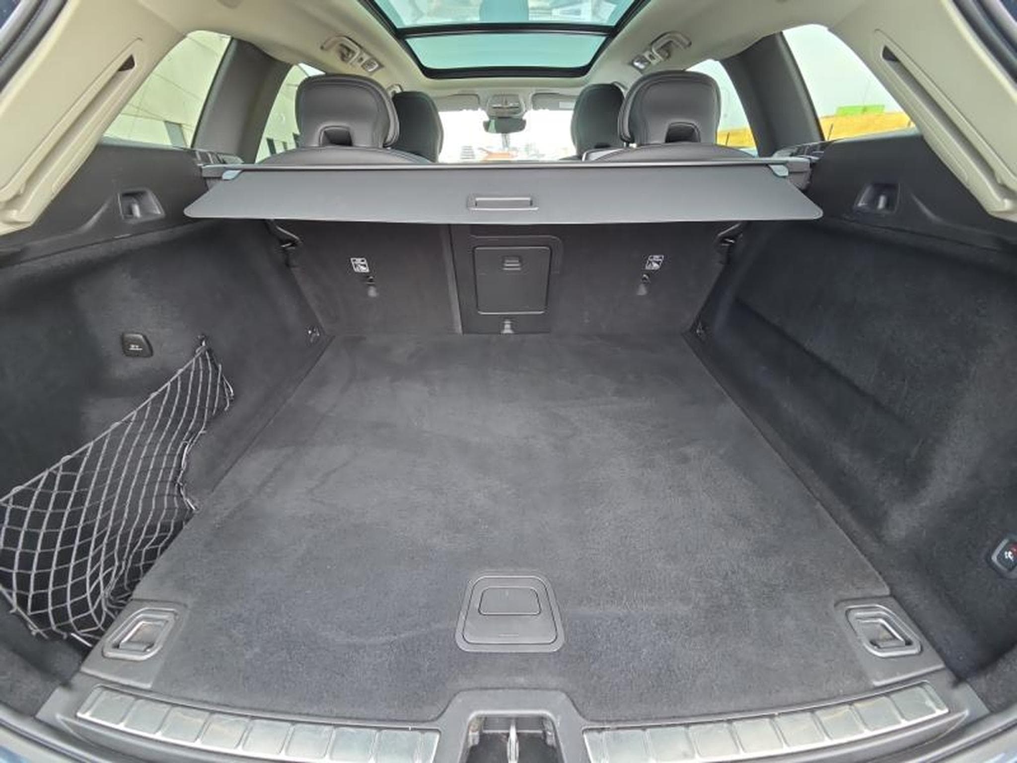 Volvo XC60 B4 Plus Dark / Essence (2023) - Foto 18