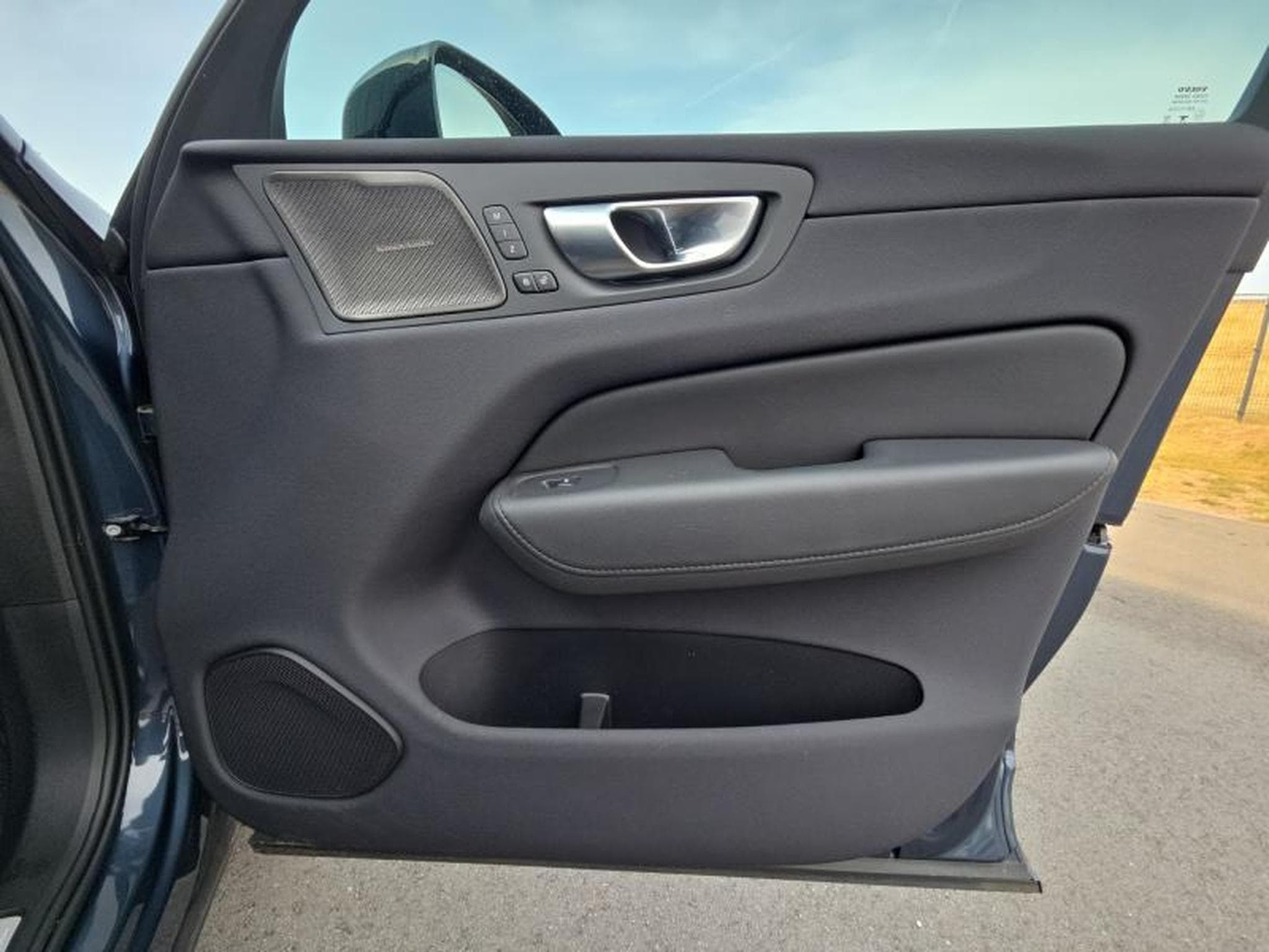 Volvo XC60 B4 Plus Dark / Essence (2023) - Foto 20