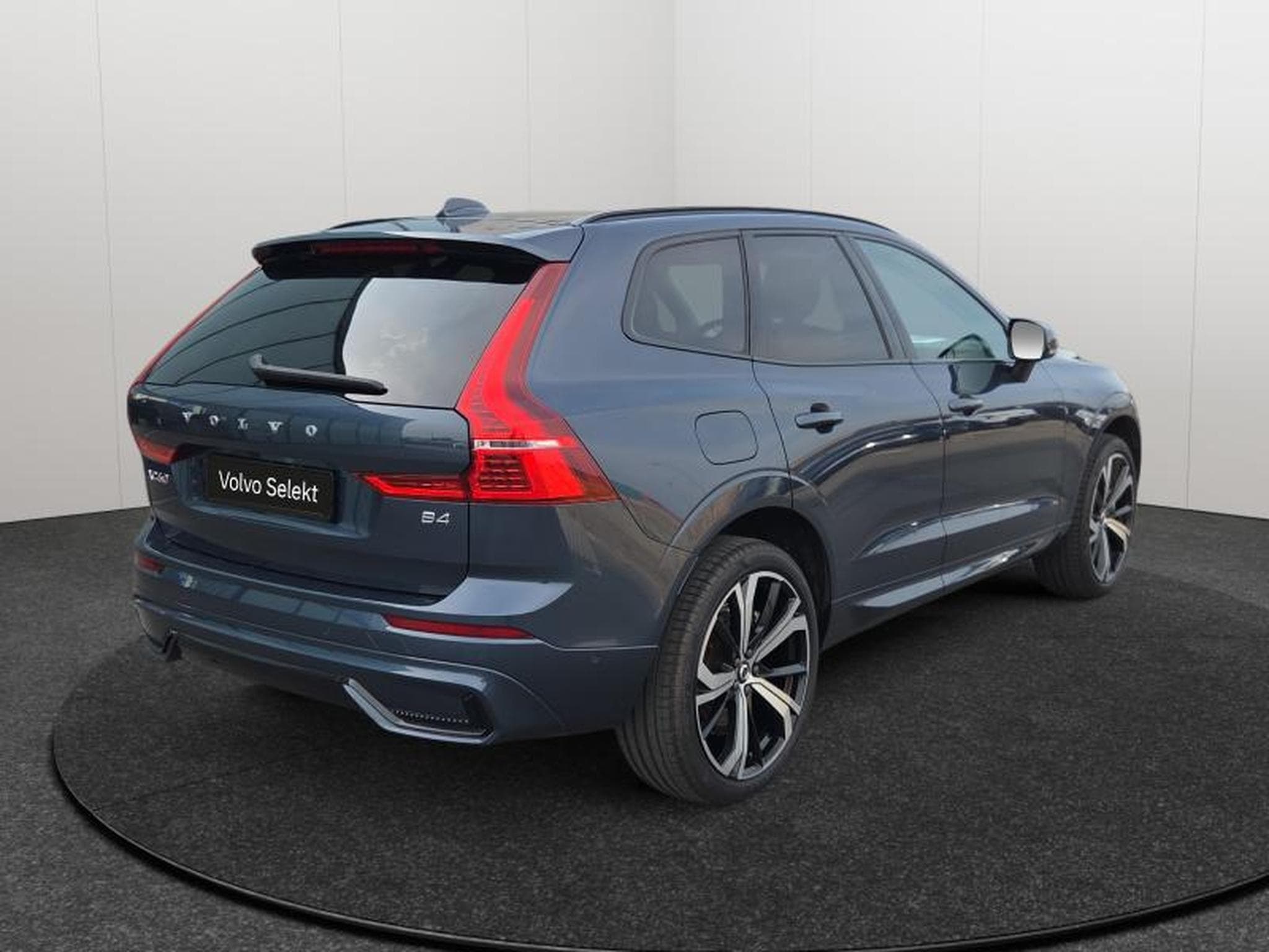 Volvo XC60 B4 Plus Dark / Essence (2023) - Foto 5