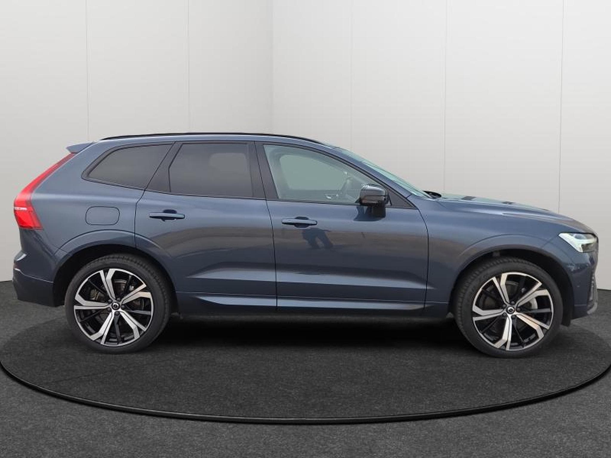 Volvo XC60 B4 Plus Dark / Essence (2023) - Foto 6