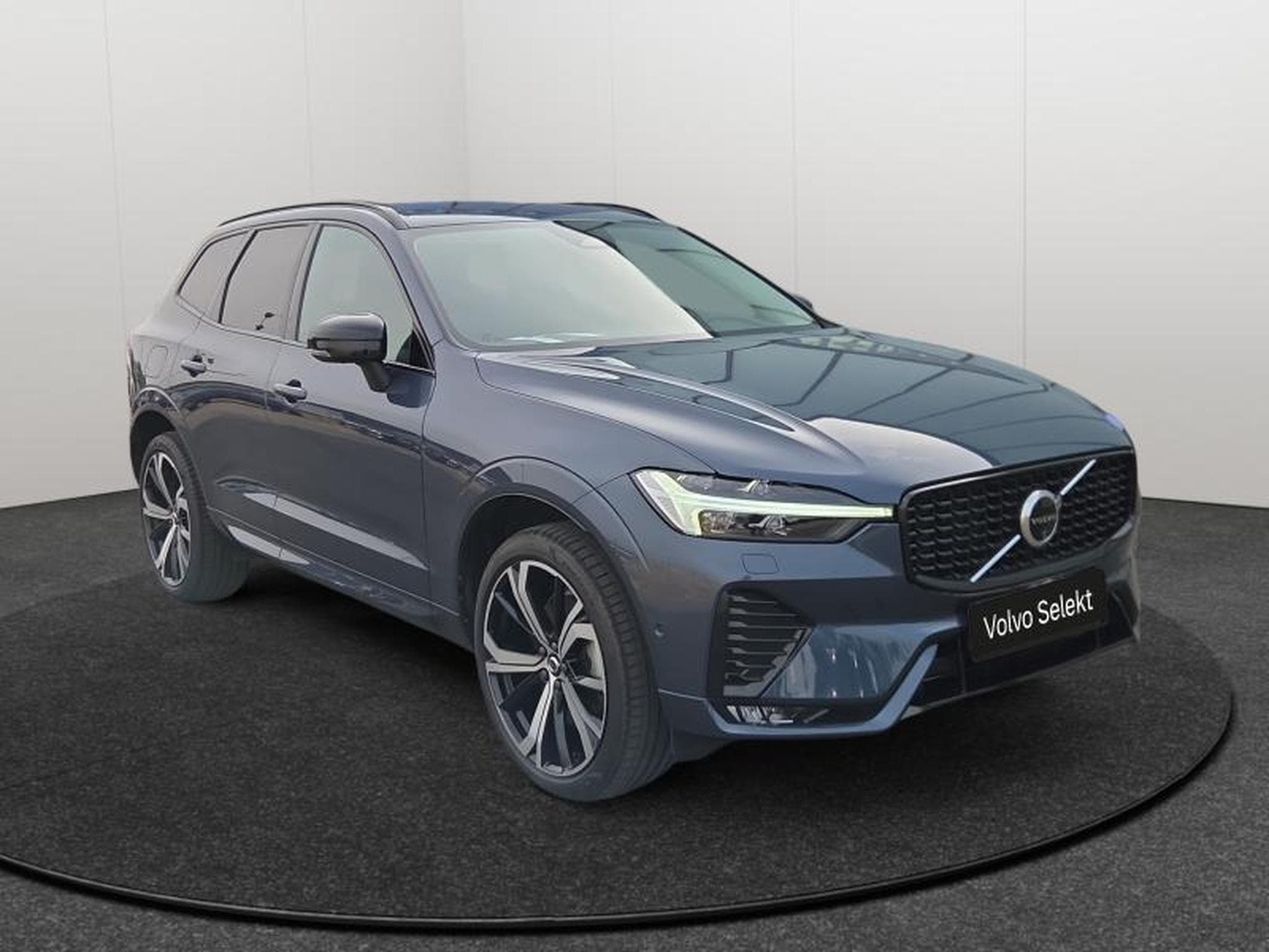 Volvo XC60 B4 Plus Dark / Essence (2023) - Foto 7