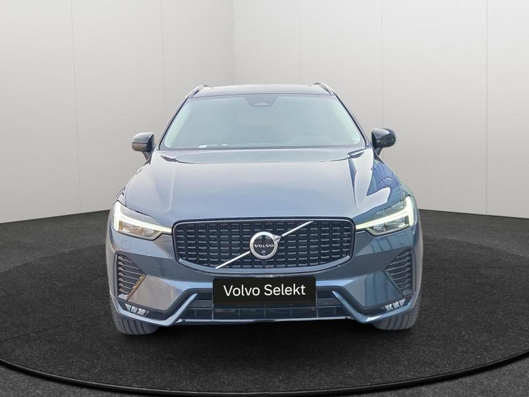 Volvo XC60 B4 Plus Dark / Essence (2023) - Foto 8