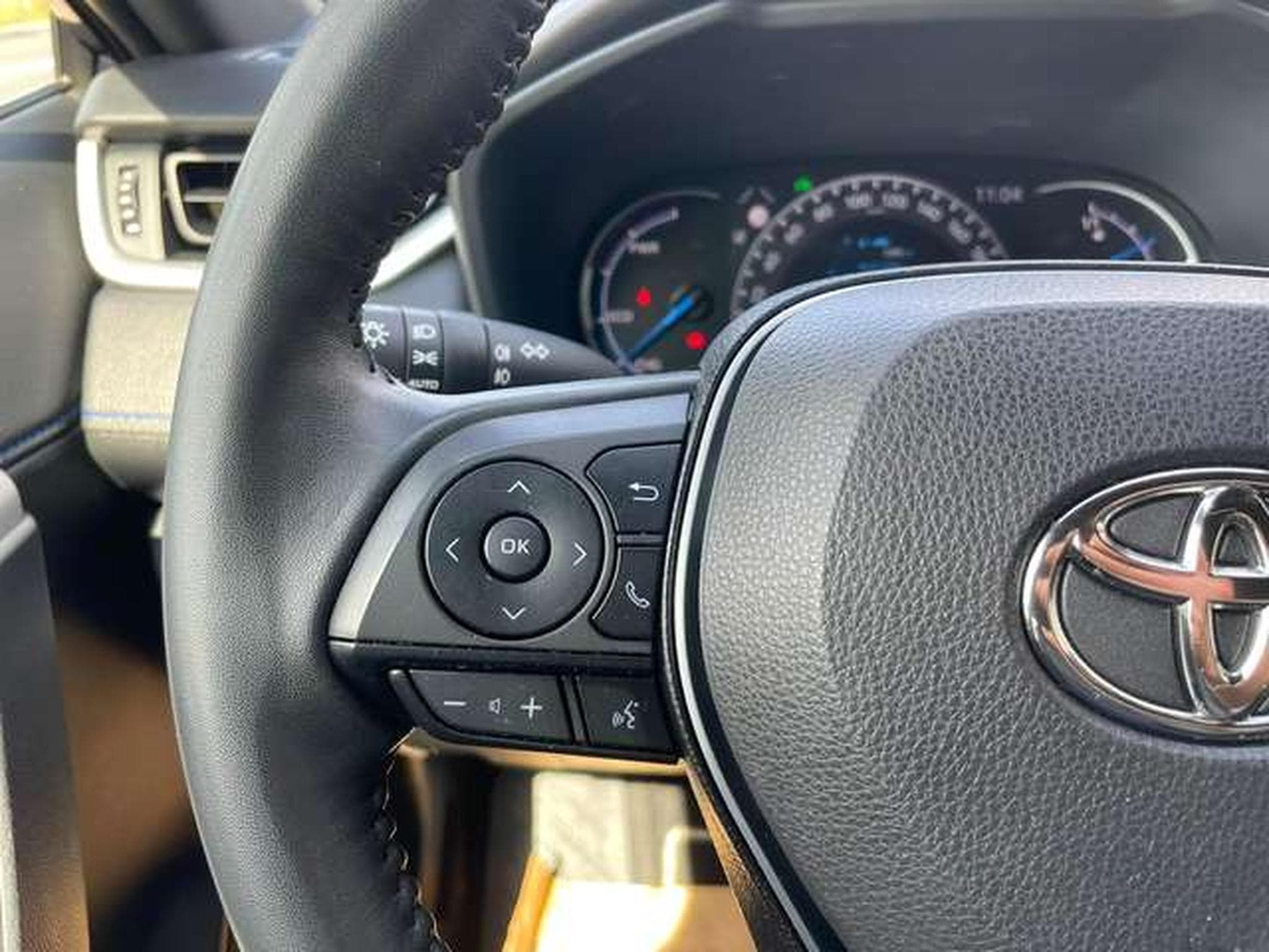 Toyota RAV 4 5d. 2.5 Hybrid Style Plus - JUSQU'A 3 ANS GARANTIE (2022) - Foto 16