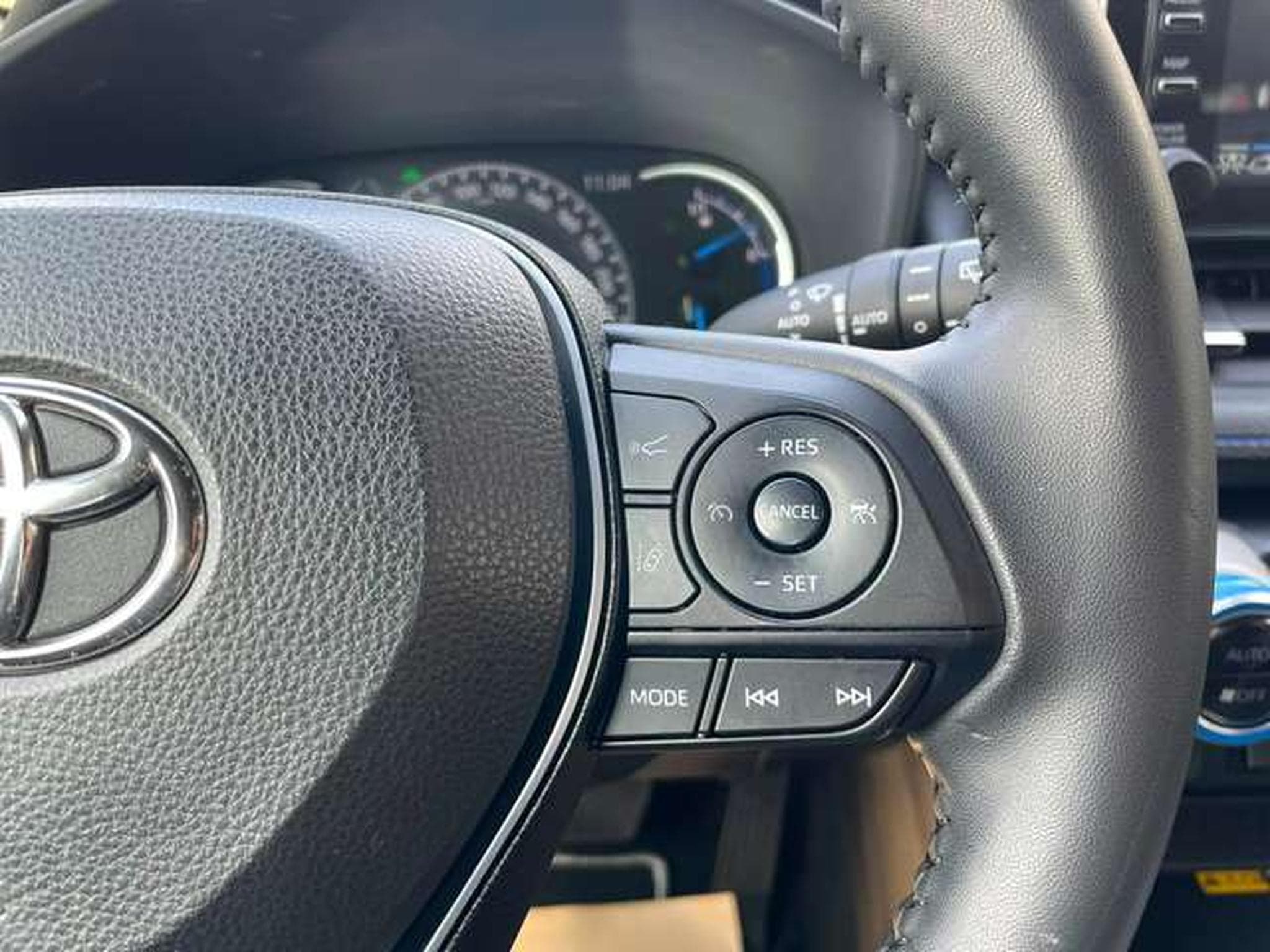 Toyota RAV 4 5d. 2.5 Hybrid Style Plus - JUSQU'A 3 ANS GARANTIE (2022) - Foto 17