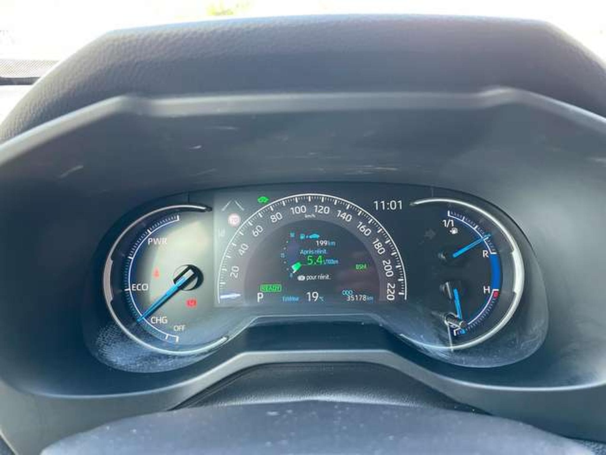 Toyota RAV 4 5d. 2.5 Hybrid Style Plus - JUSQU'A 3 ANS GARANTIE (2022) - Foto 18