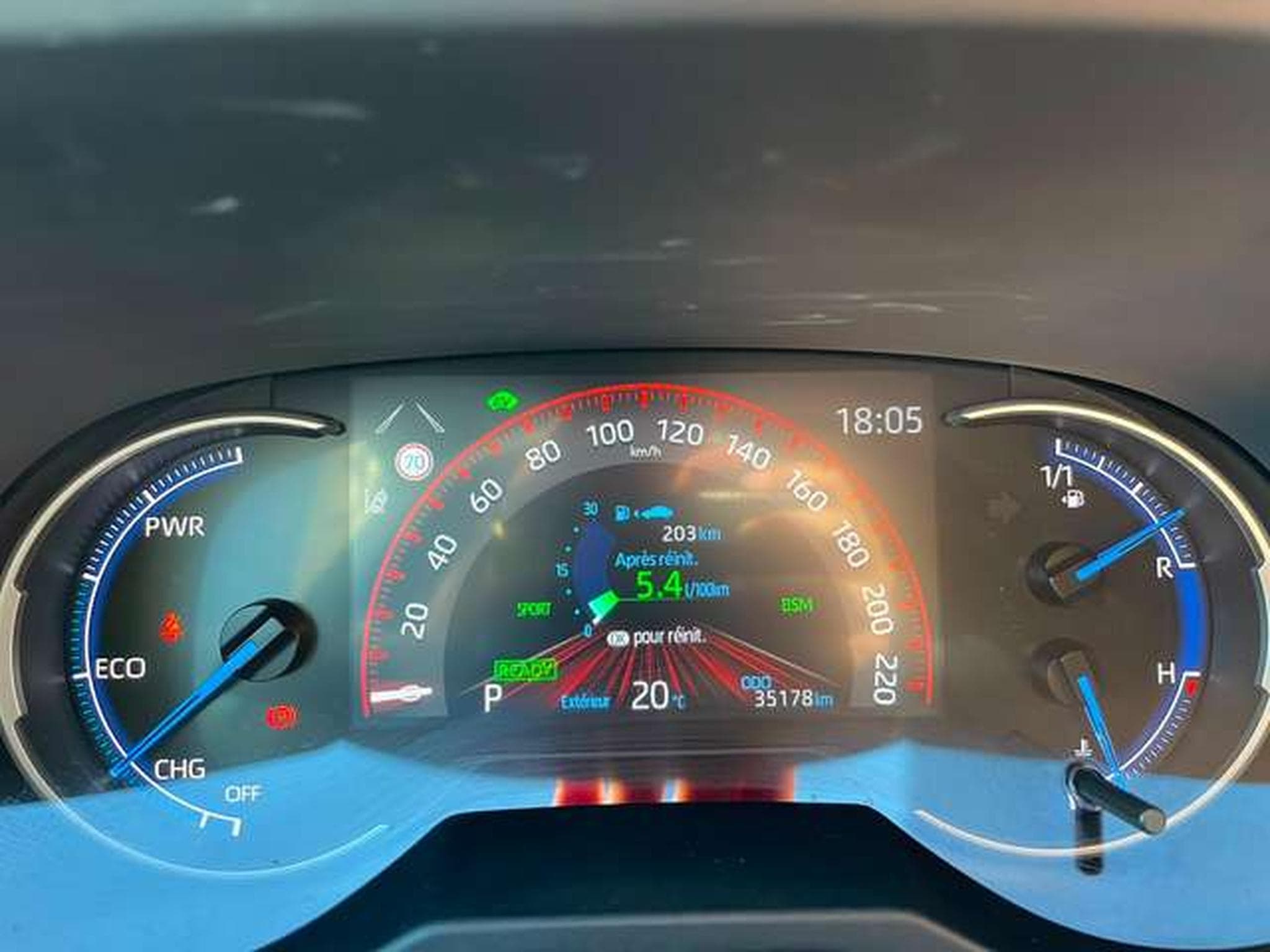 Toyota RAV 4 5d. 2.5 Hybrid Style Plus - JUSQU'A 3 ANS GARANTIE (2022) - Foto 19