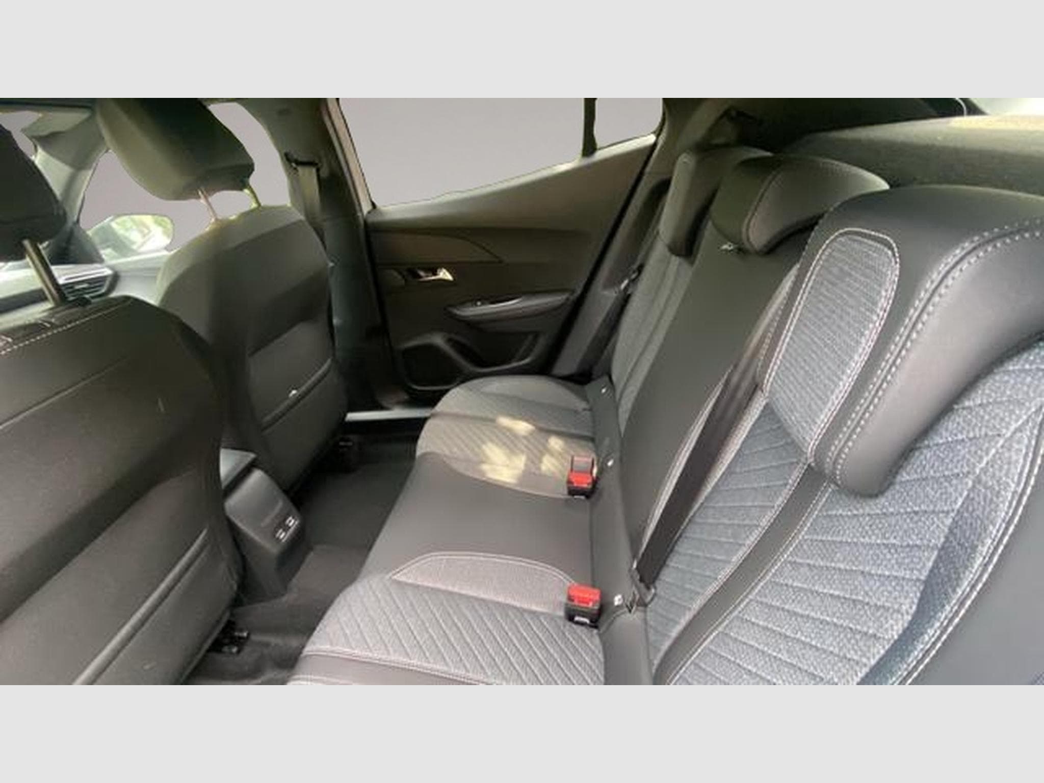 Peugeot 2008 (2025) - Foto 5