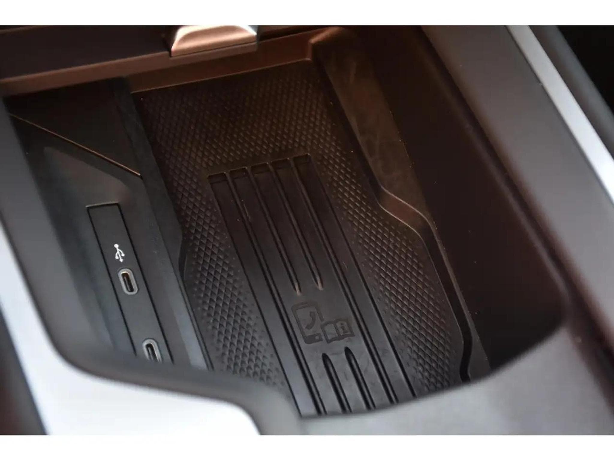 VW Passat (2025) - Foto 24