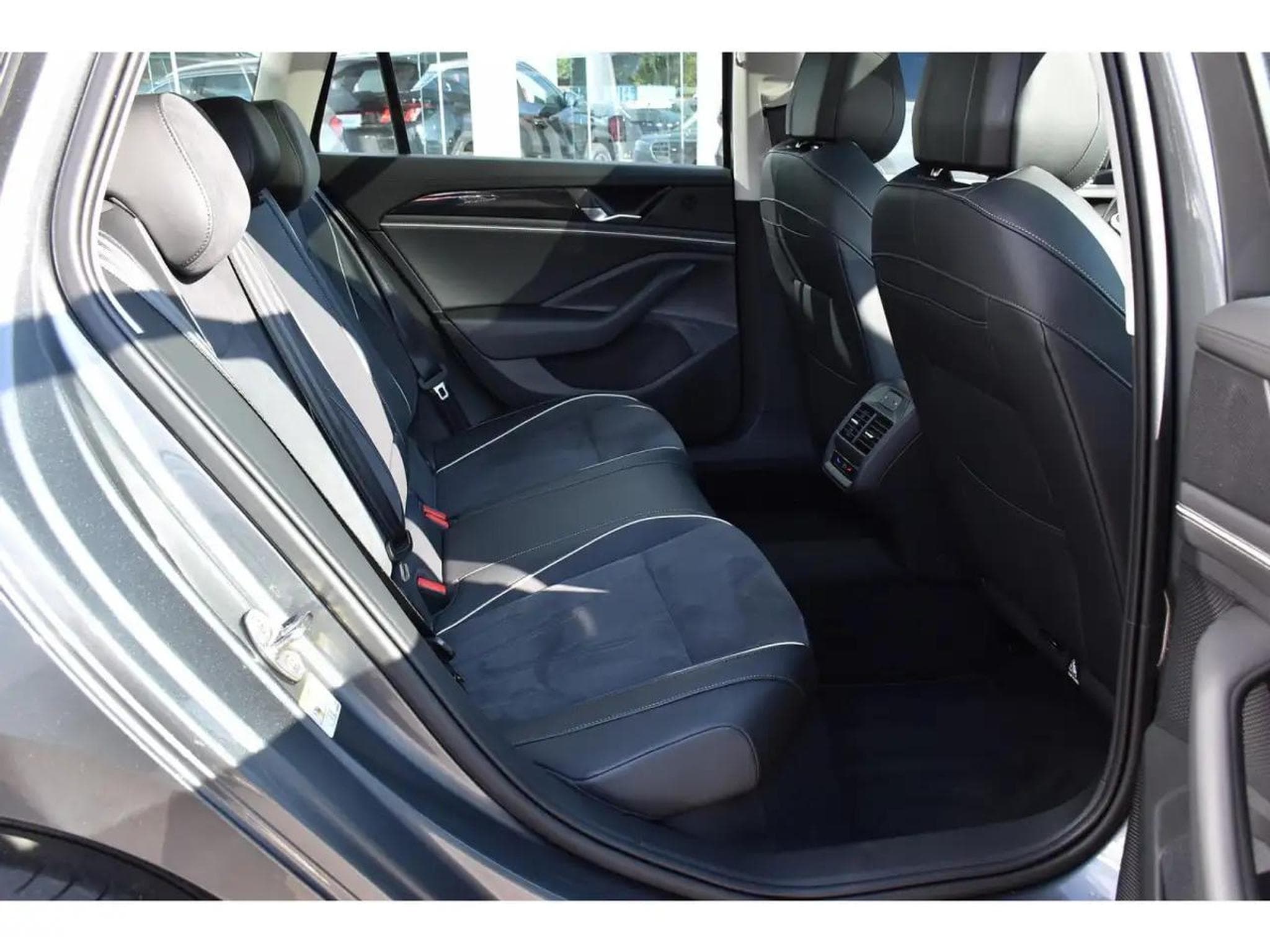 VW Passat (2025) - Foto 8