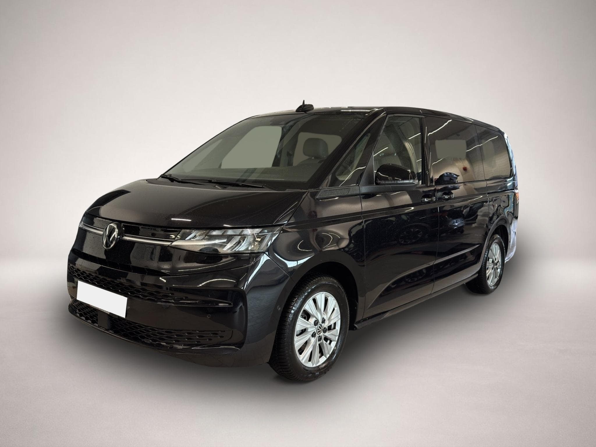VW Multivan (2024) - Photo 1