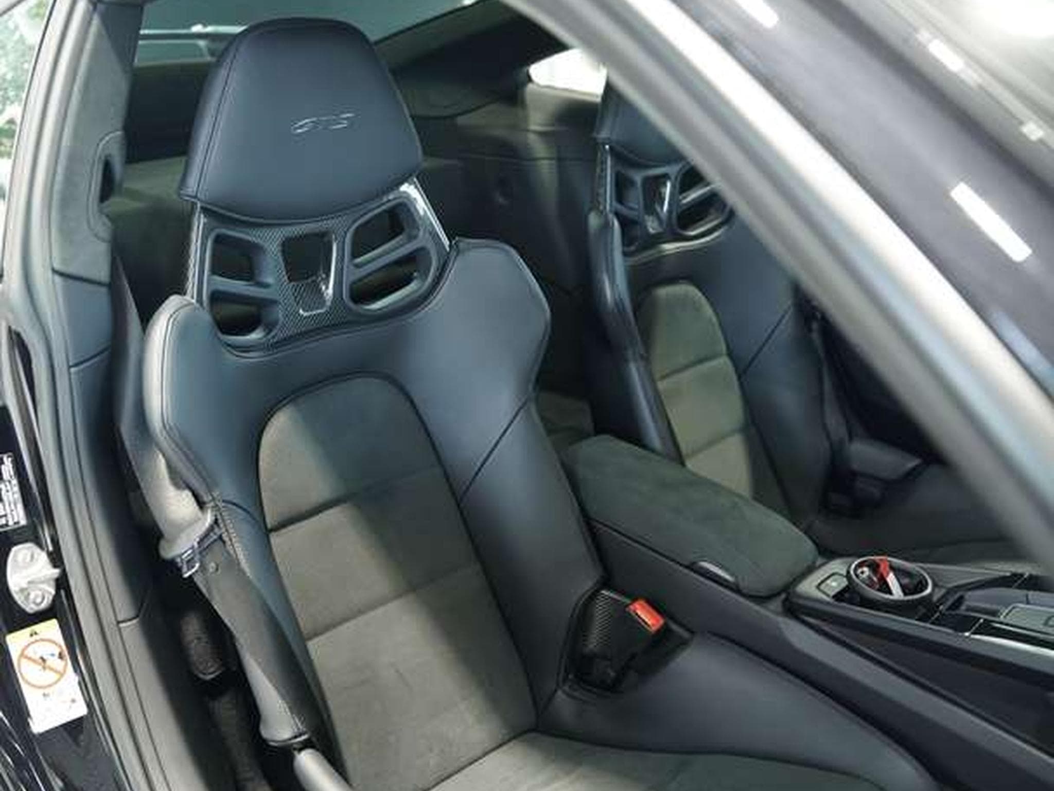 Porsche 911 Carrera GTS T-Hybrid *LIFT *Aero-Kit (2025) - Photo 26