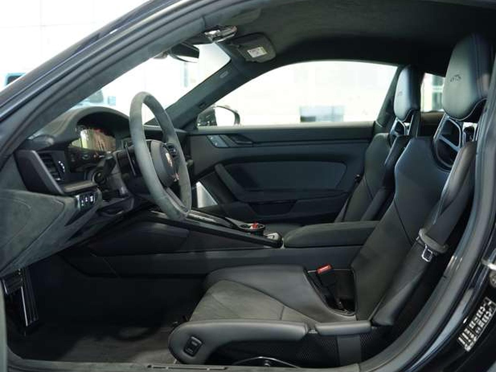 Porsche 911 Carrera GTS T-Hybrid *LIFT *Aero-Kit (2025) - Photo 31