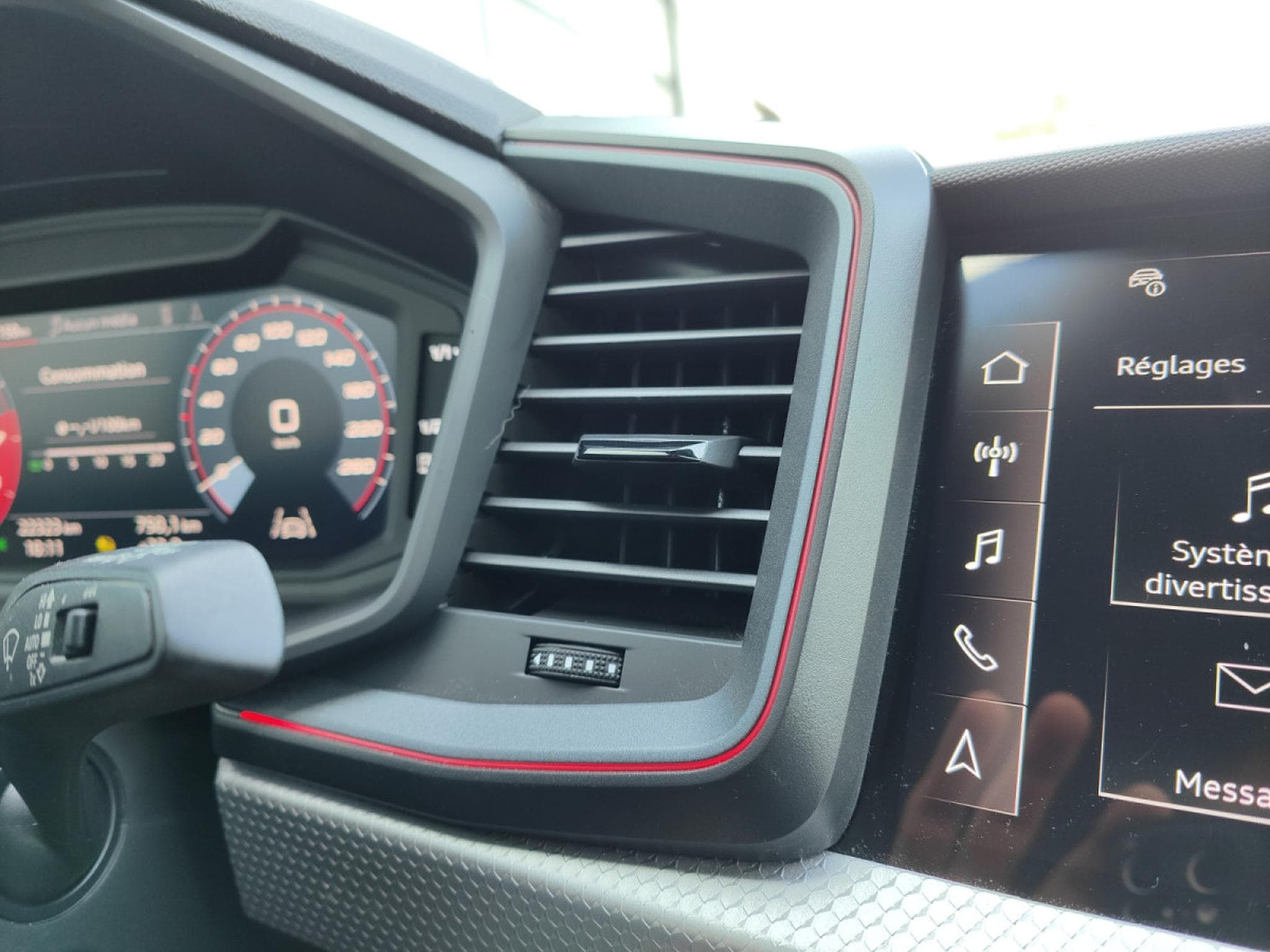 Audi A1 A1 SPORTBACK 30 TFSI S-LINE S-TRONIC CARPLAY ECLAIRAGE AMBIA (2023) - Foto 25