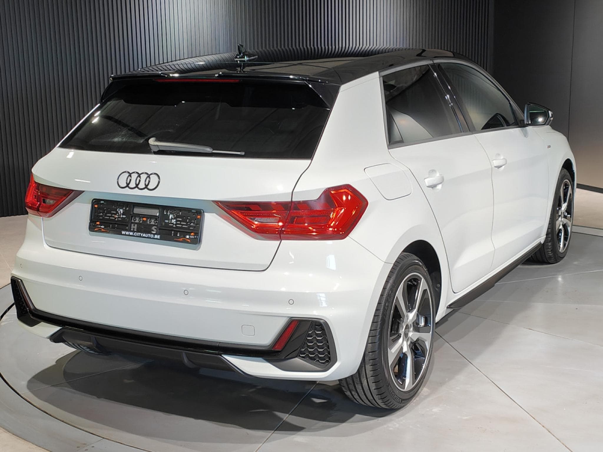 Audi A1 A1 SPORTBACK 30 TFSI S-LINE S-TRONIC CARPLAY ECLAIRAGE AMBIA (2023) - Foto 3