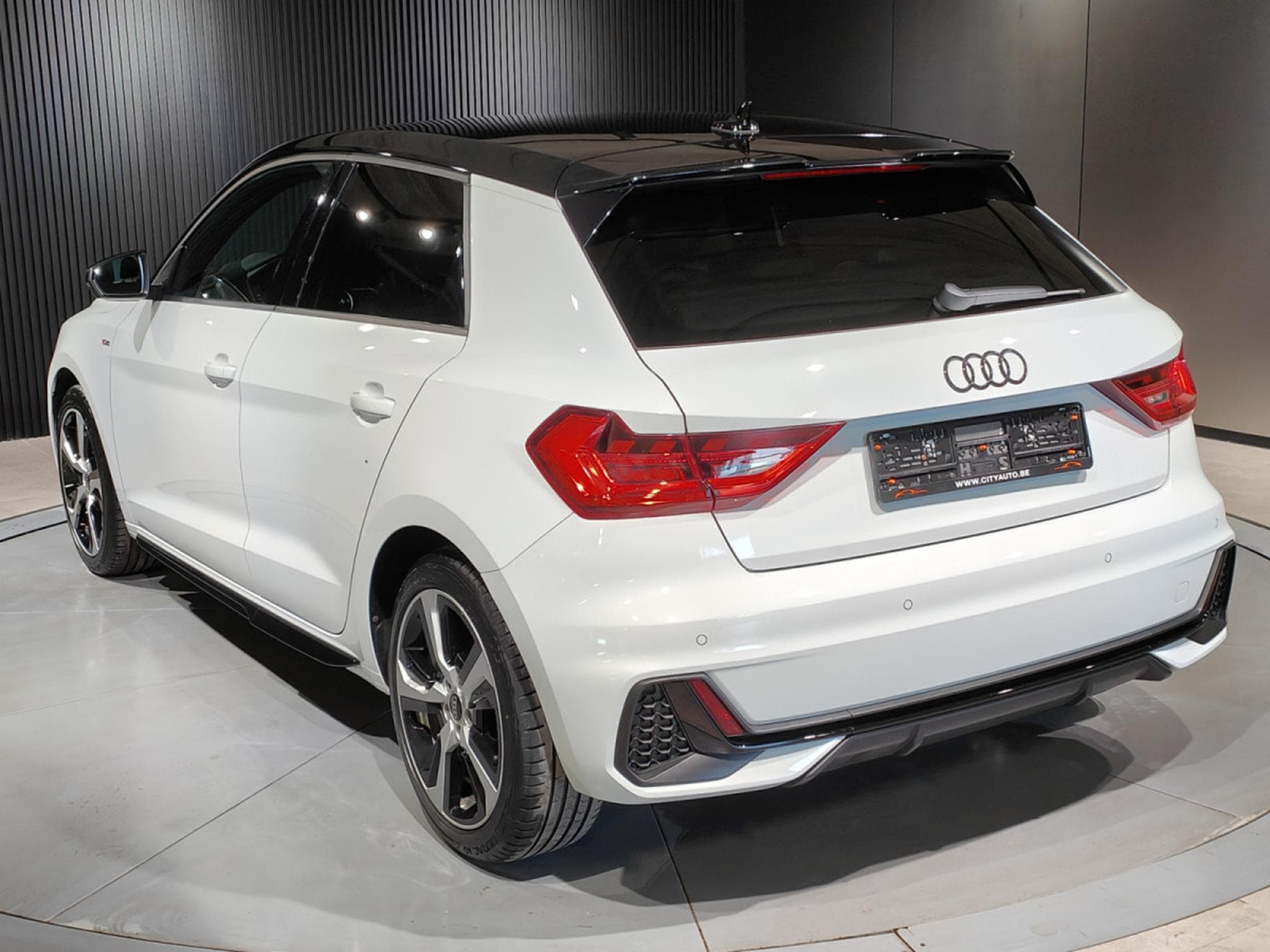 Audi A1 A1 SPORTBACK 30 TFSI S-LINE S-TRONIC CARPLAY ECLAIRAGE AMBIA (2023) - Foto 4