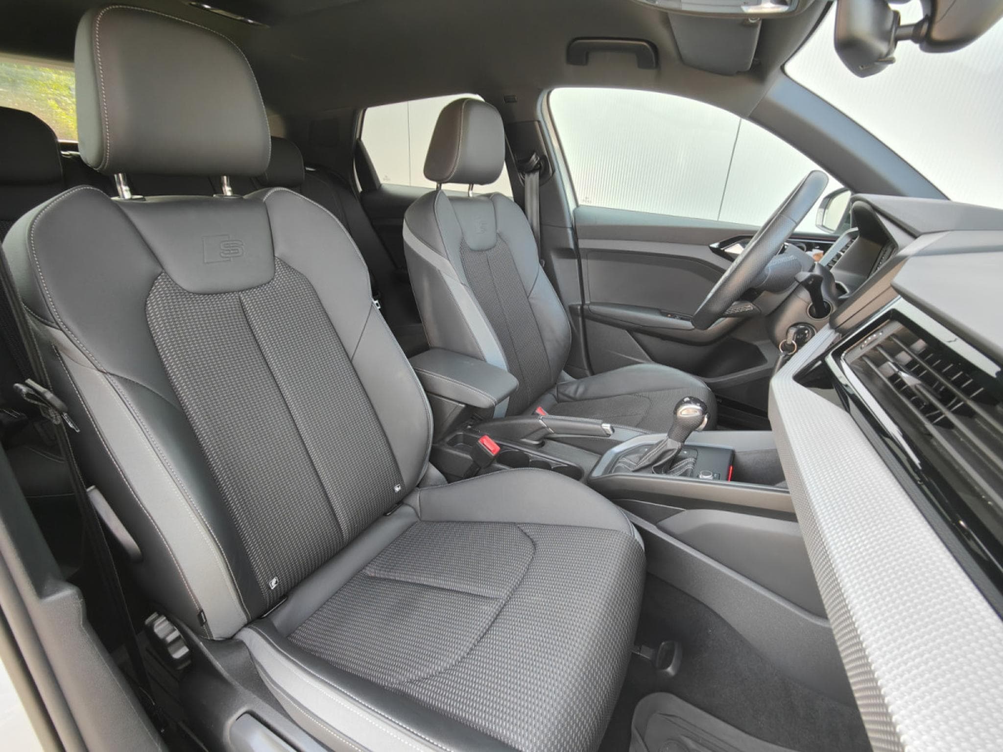 Audi A1 A1 SPORTBACK 30 TFSI S-LINE S-TRONIC CARPLAY ECLAIRAGE AMBIA (2023) - Foto 7