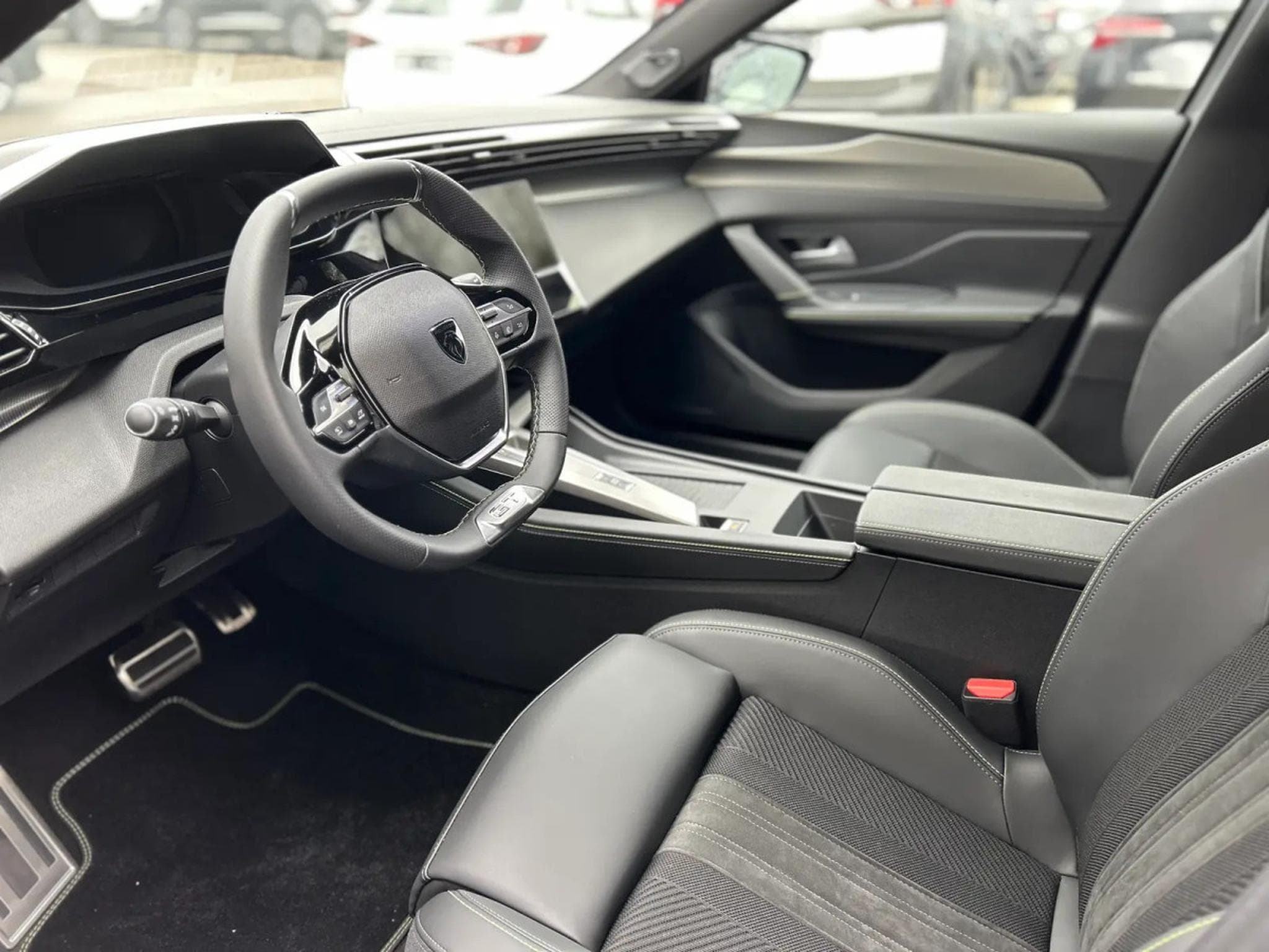 Peugeot 308 1.2 PureTech 145 e-DSC6 GT (2025) - Photo 10