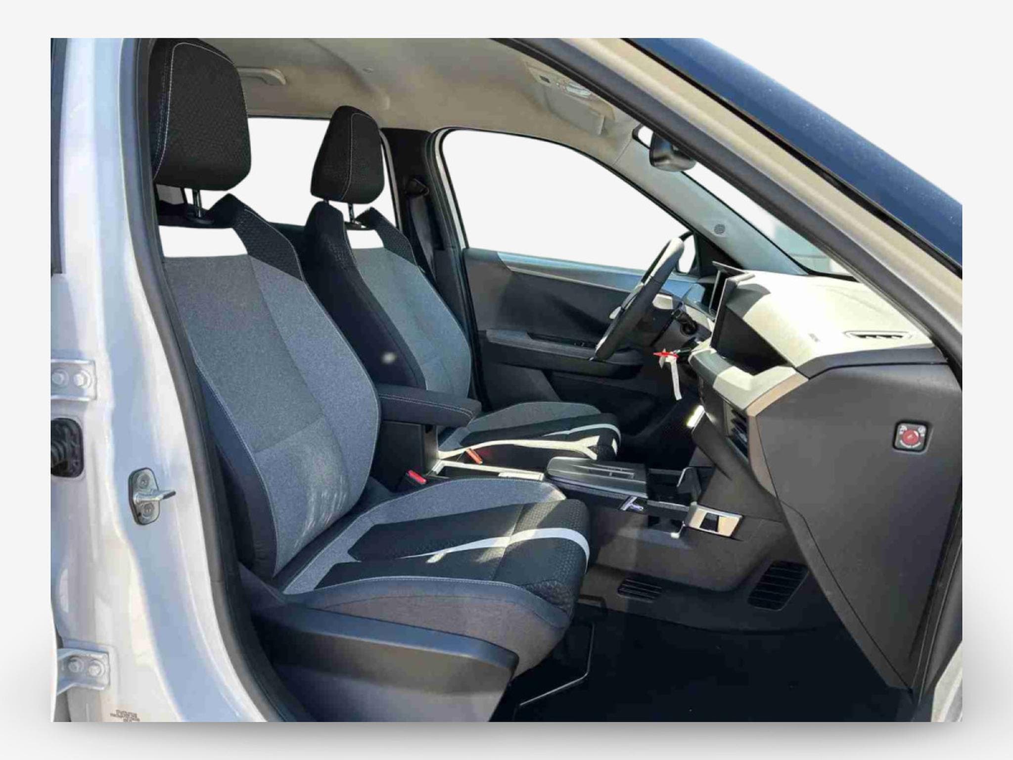 Opel Frontera 1.2 Hybride 145 e-DC6 GS (2026) - Photo 13
