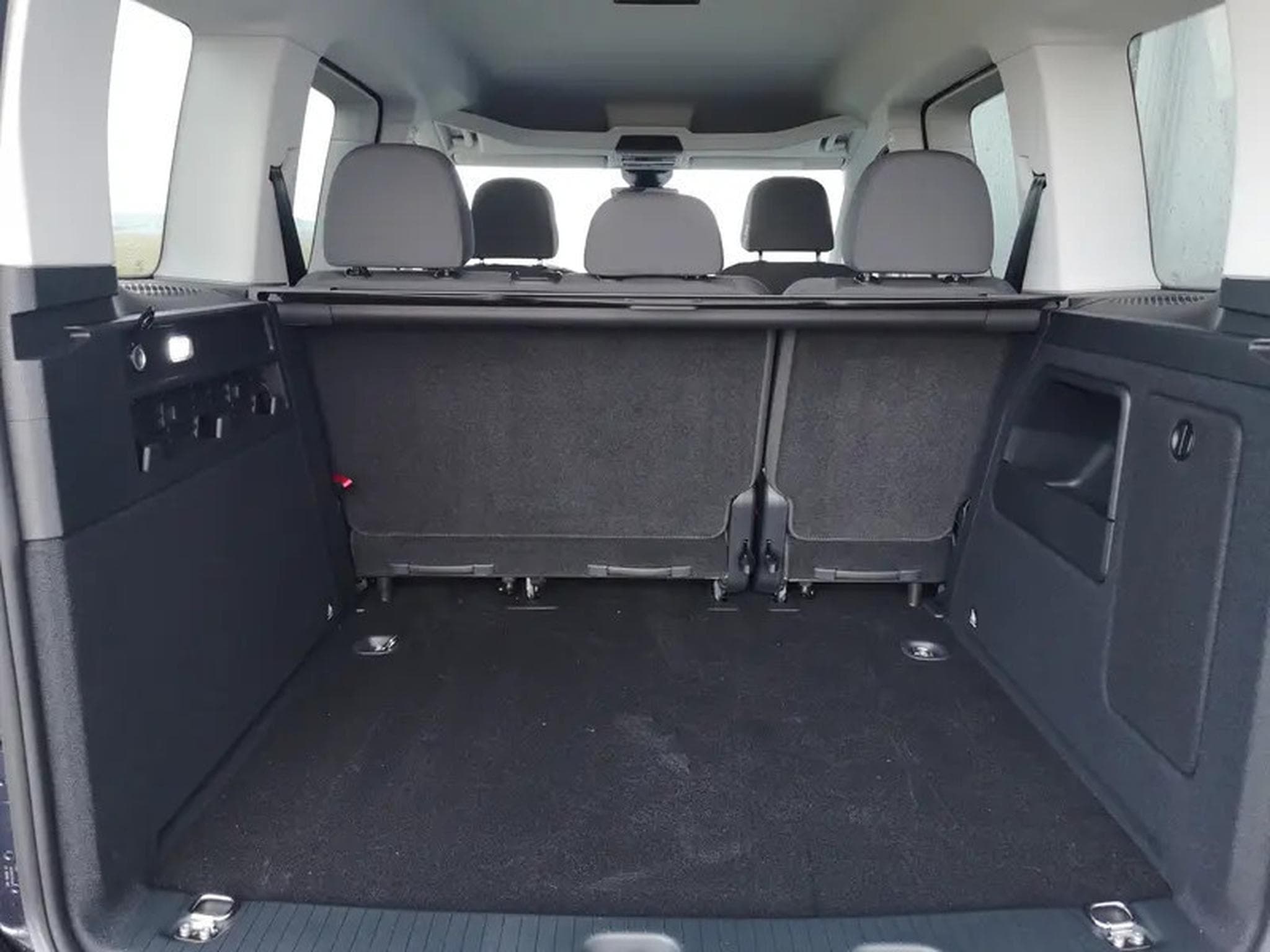VW Caddy 1.5 TSI 116 (2026) - Photo 8