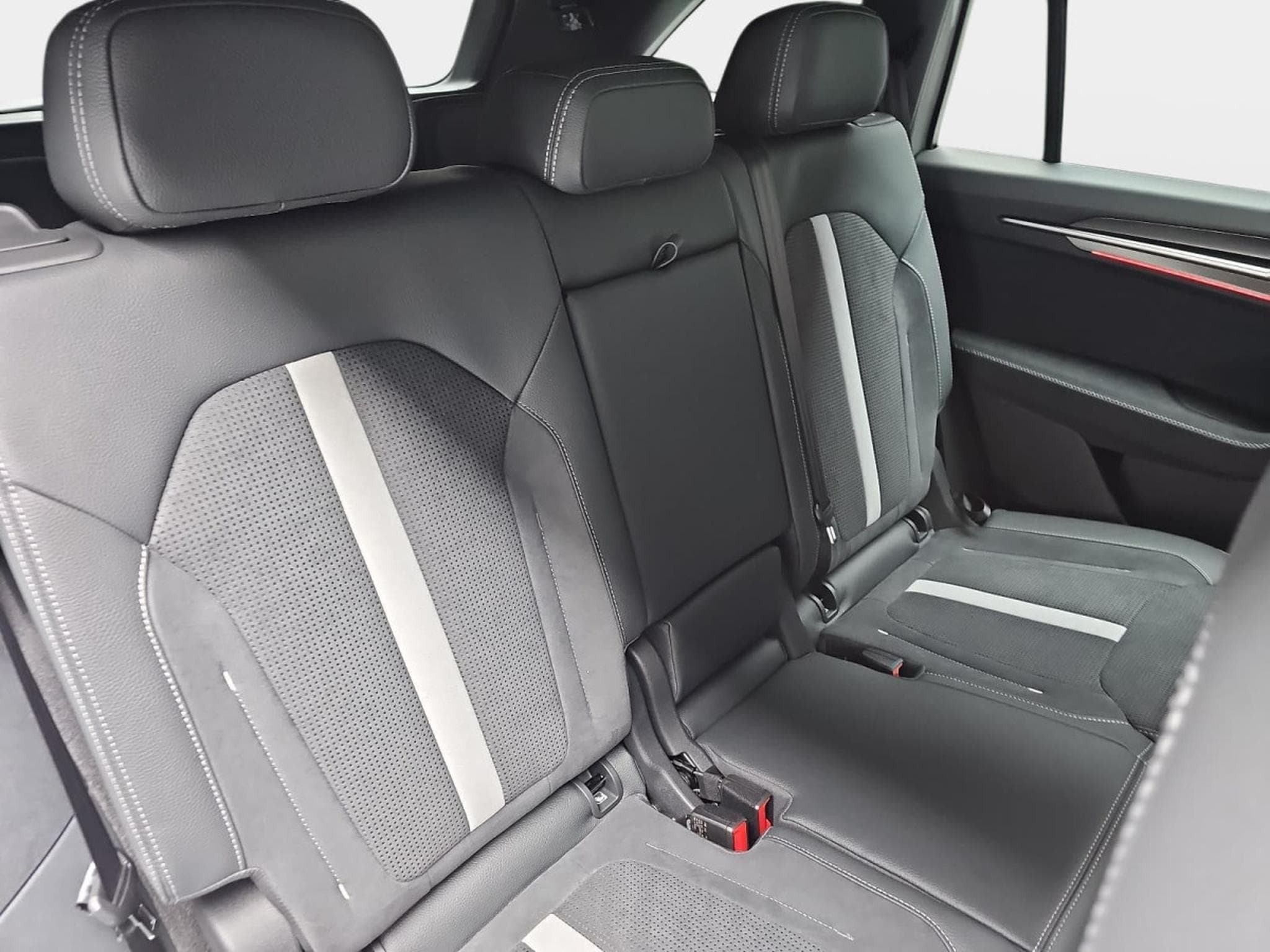 Skoda Kodiaq 1.5 TSi DSG 150 Sportline (2025) - Photo 16