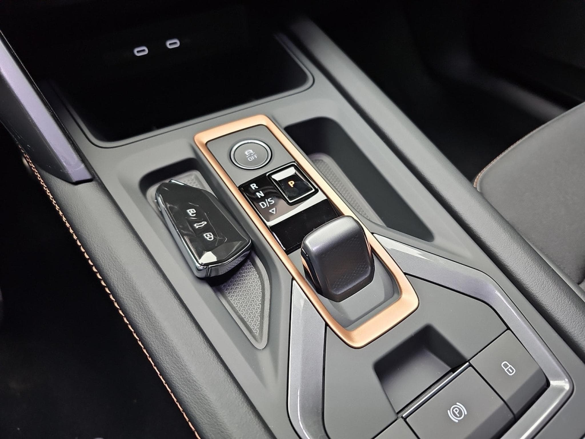Cupra Formentor 1.5 TSi PHEV DSG 204 (2026) - Photo 12