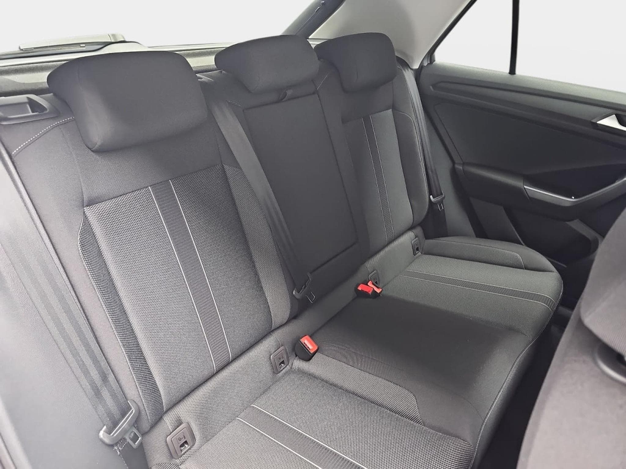 VW T-Roc 1.5 TSi 150 DSG Life (2026) - Photo 17