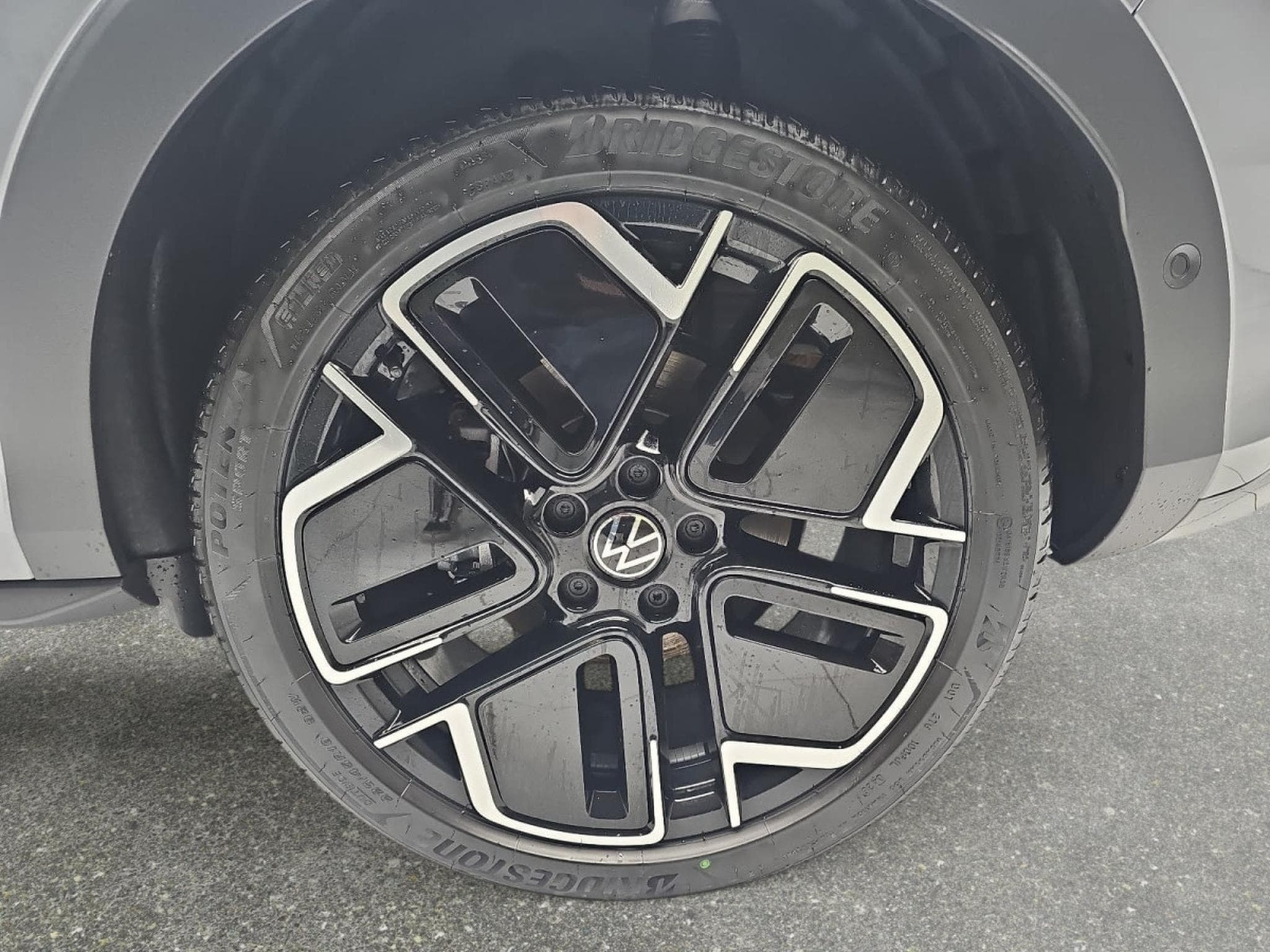 VW T-Roc 1.5 eTSi 150 DSG R-Line (2026) - Photo 6