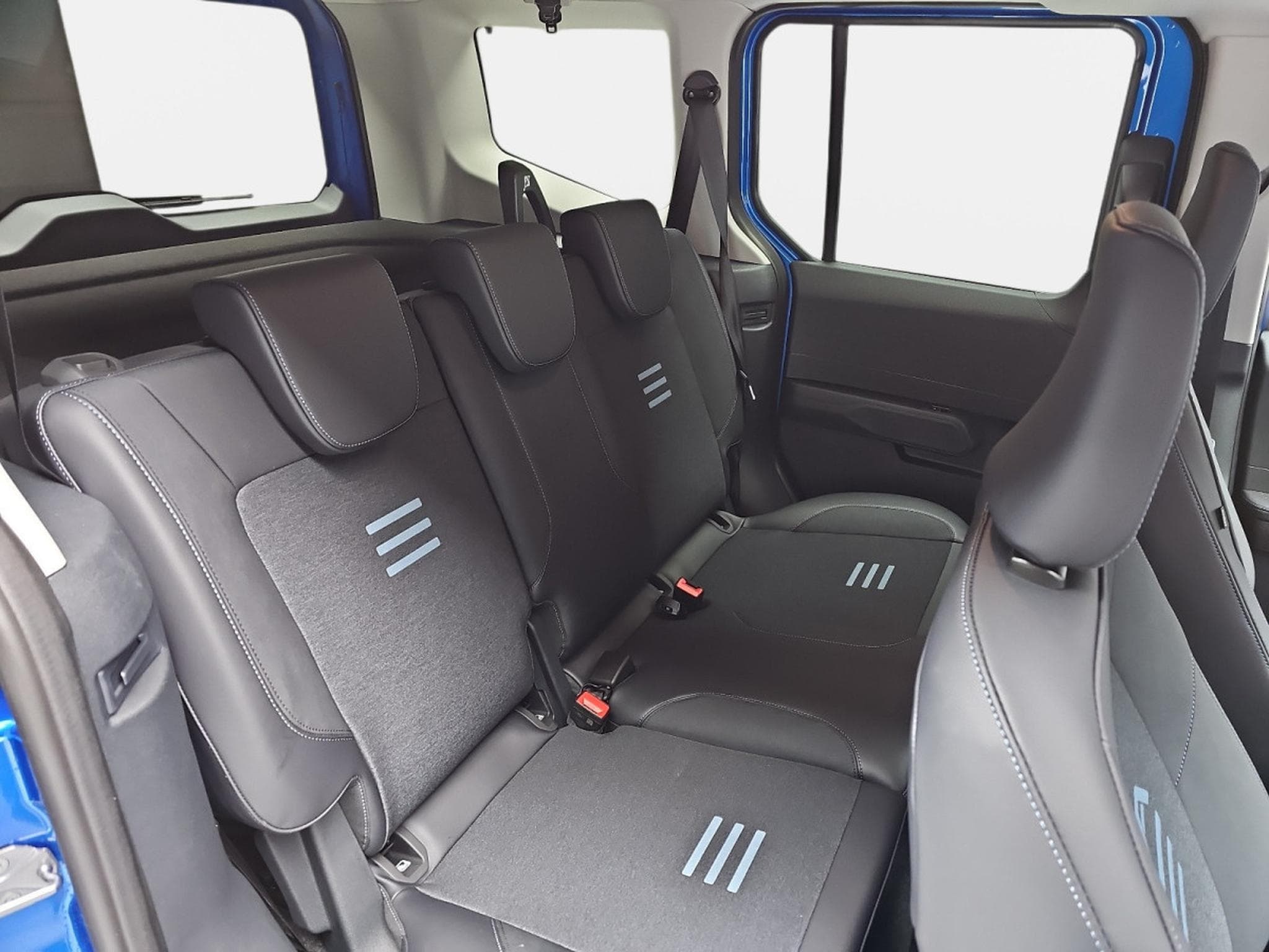 Ford Tourneo 1.0i Ecoboost 126 Active Automatik (2026) - Foto 15
