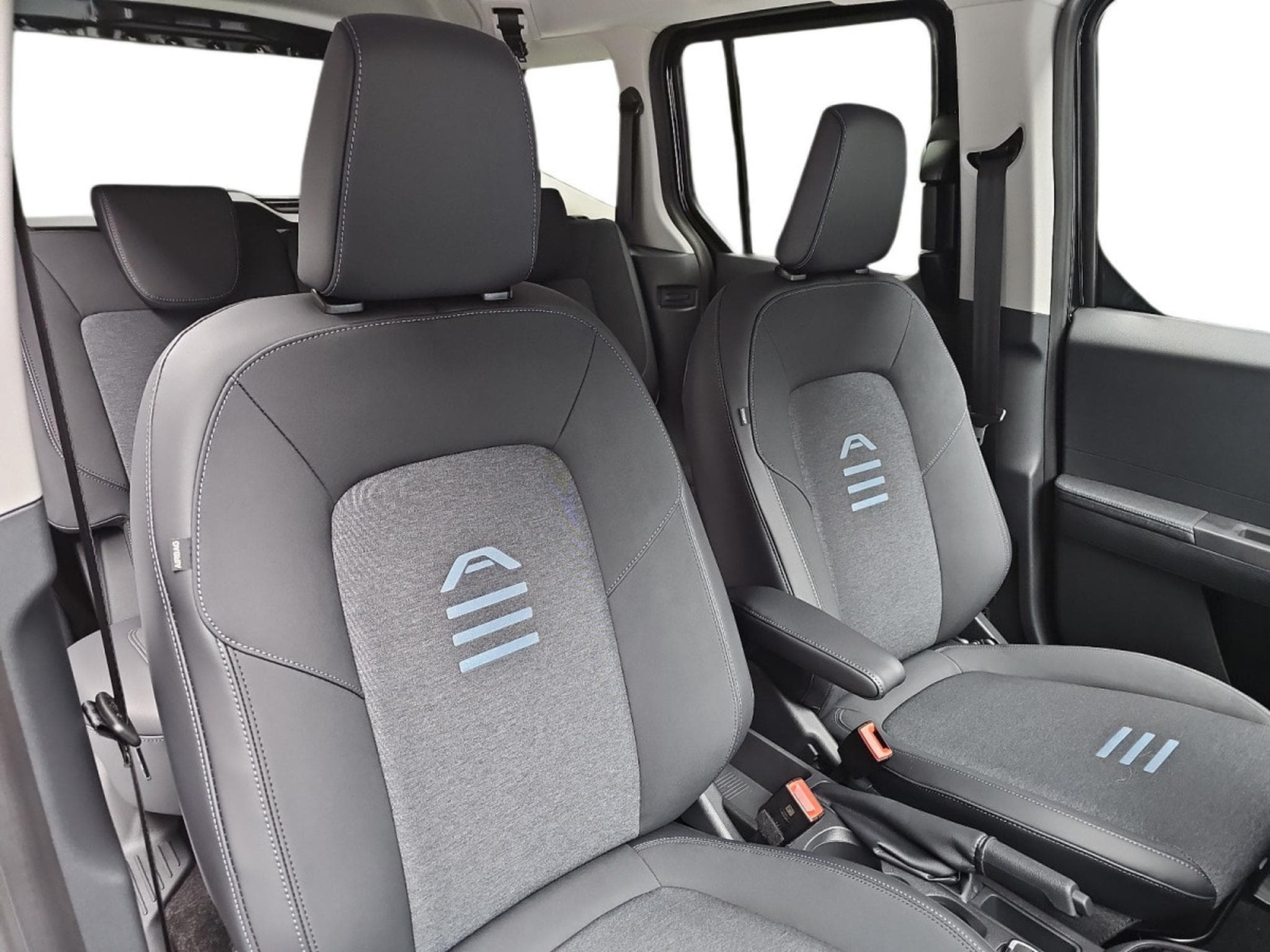 Ford Tourneo 1.0i Ecoboost 126 Active Automatik (2026) - Foto 14