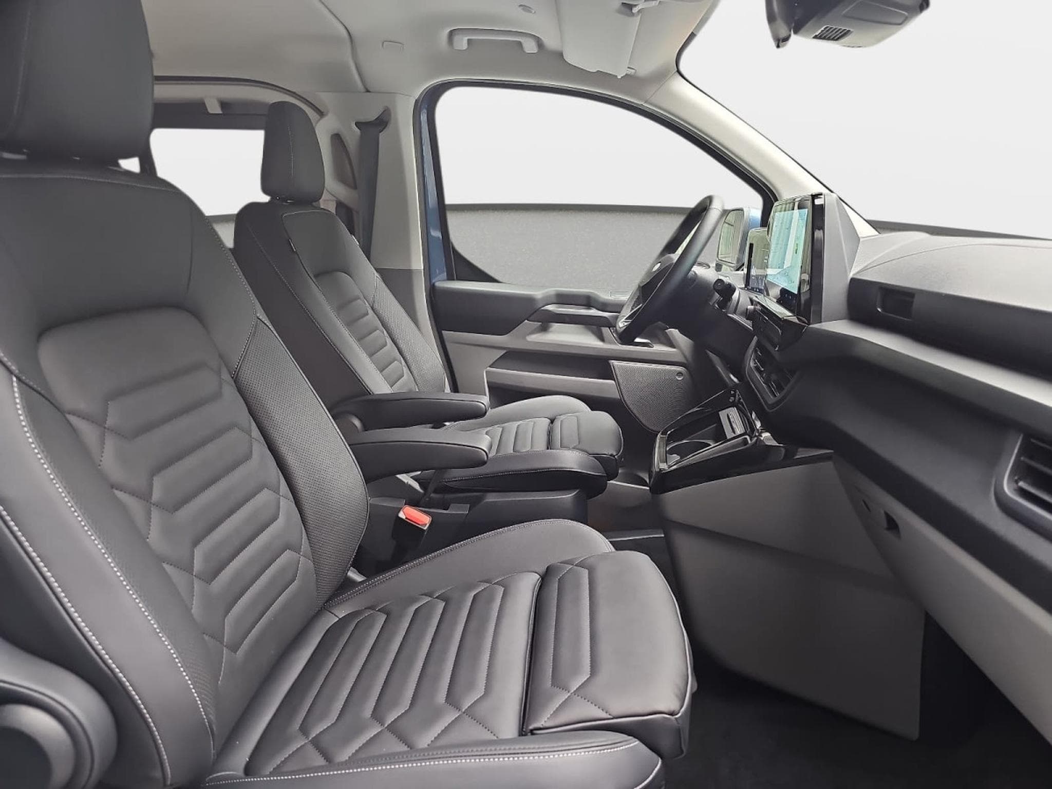 Ford Tourneo 2.0 TDCI ECOBLUE 170 L1 Titanium X (2026) - Foto 13