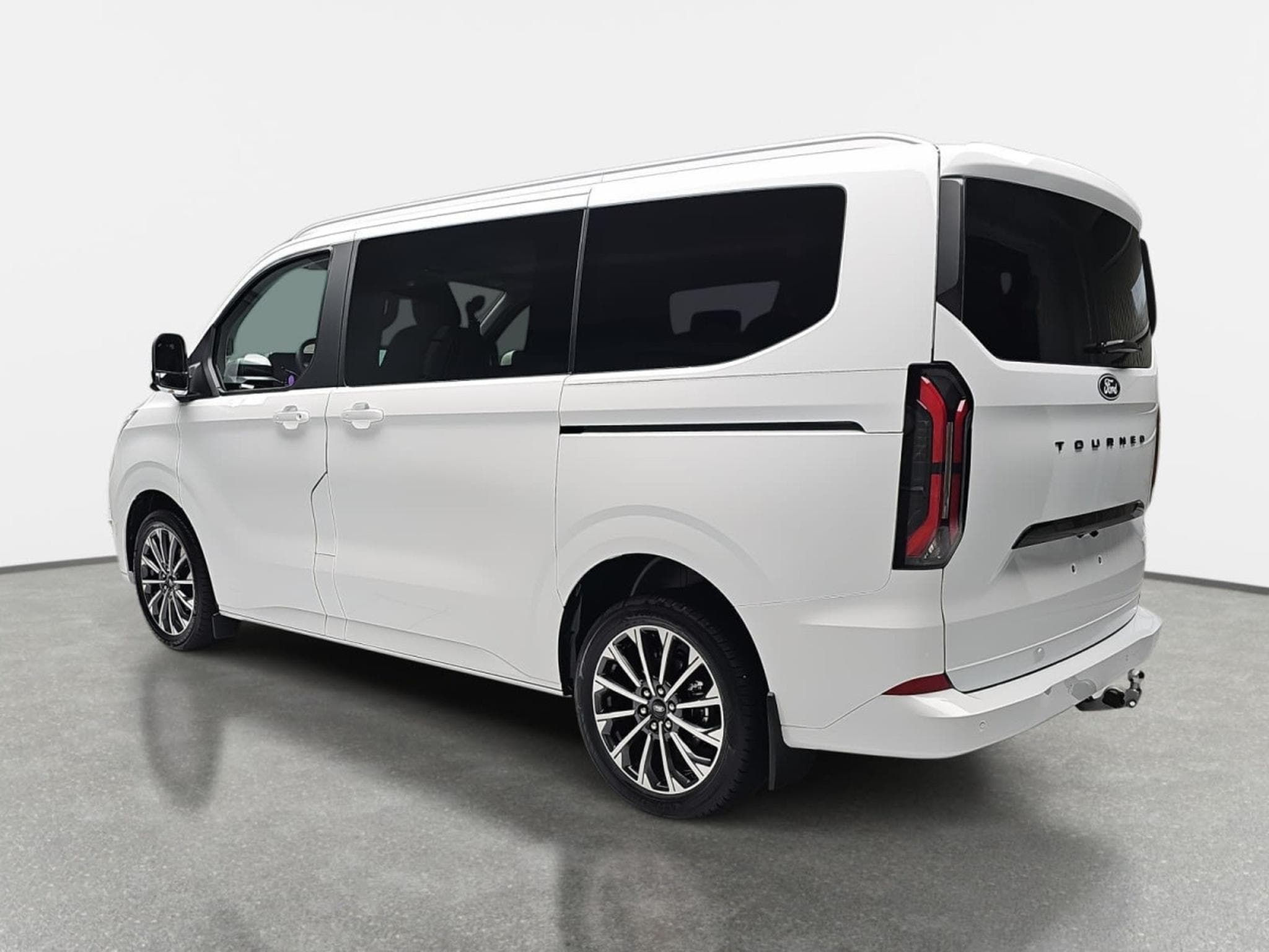 Ford Tourneo 2.0 TDCI ECOBLUE 170 L1 Titanium X (2026) - Foto 4