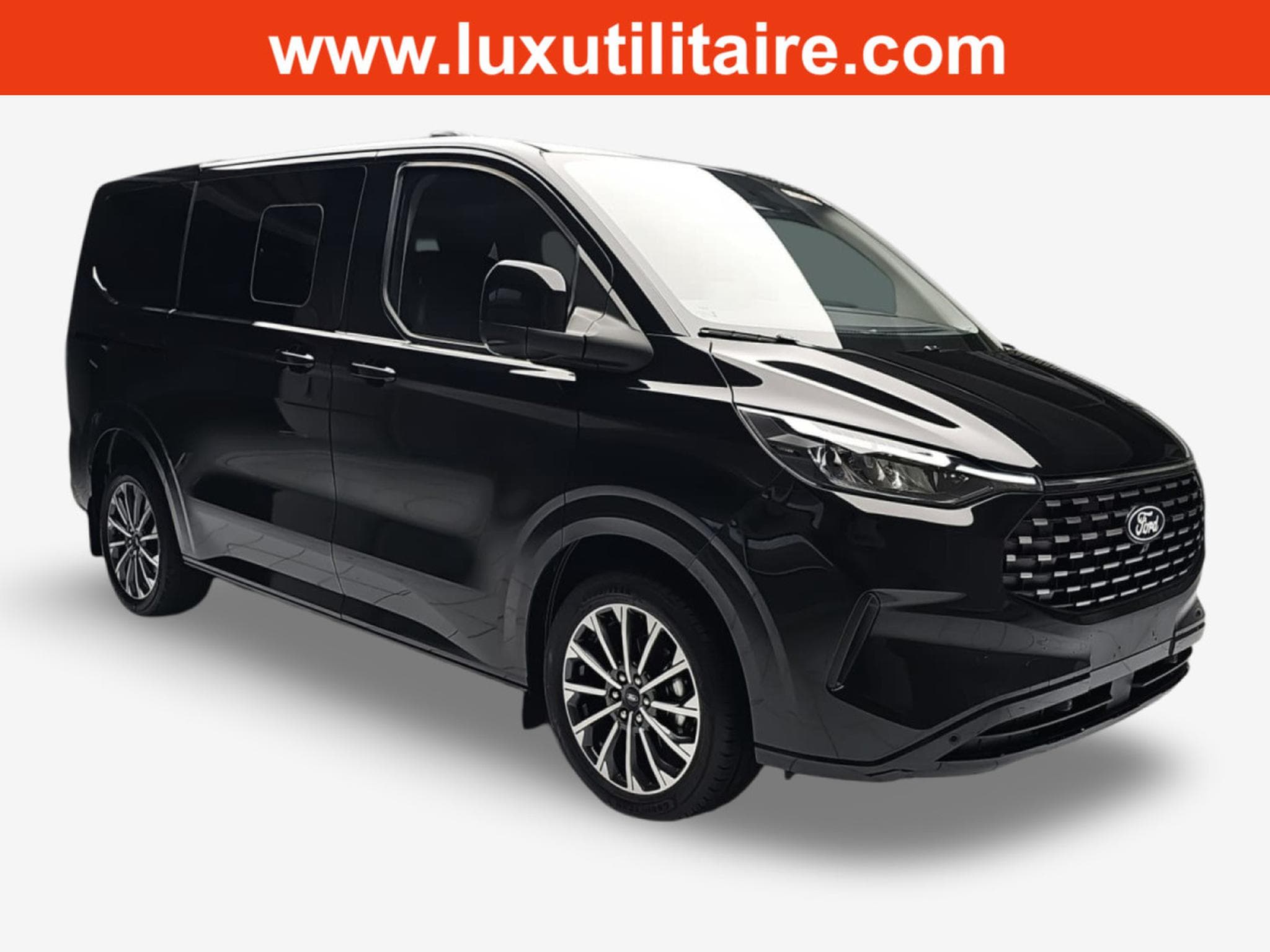 Ford Tourneo 2.0 TDCI ECOBLUE 170 L1 Titanium X (2026) - Foto 1