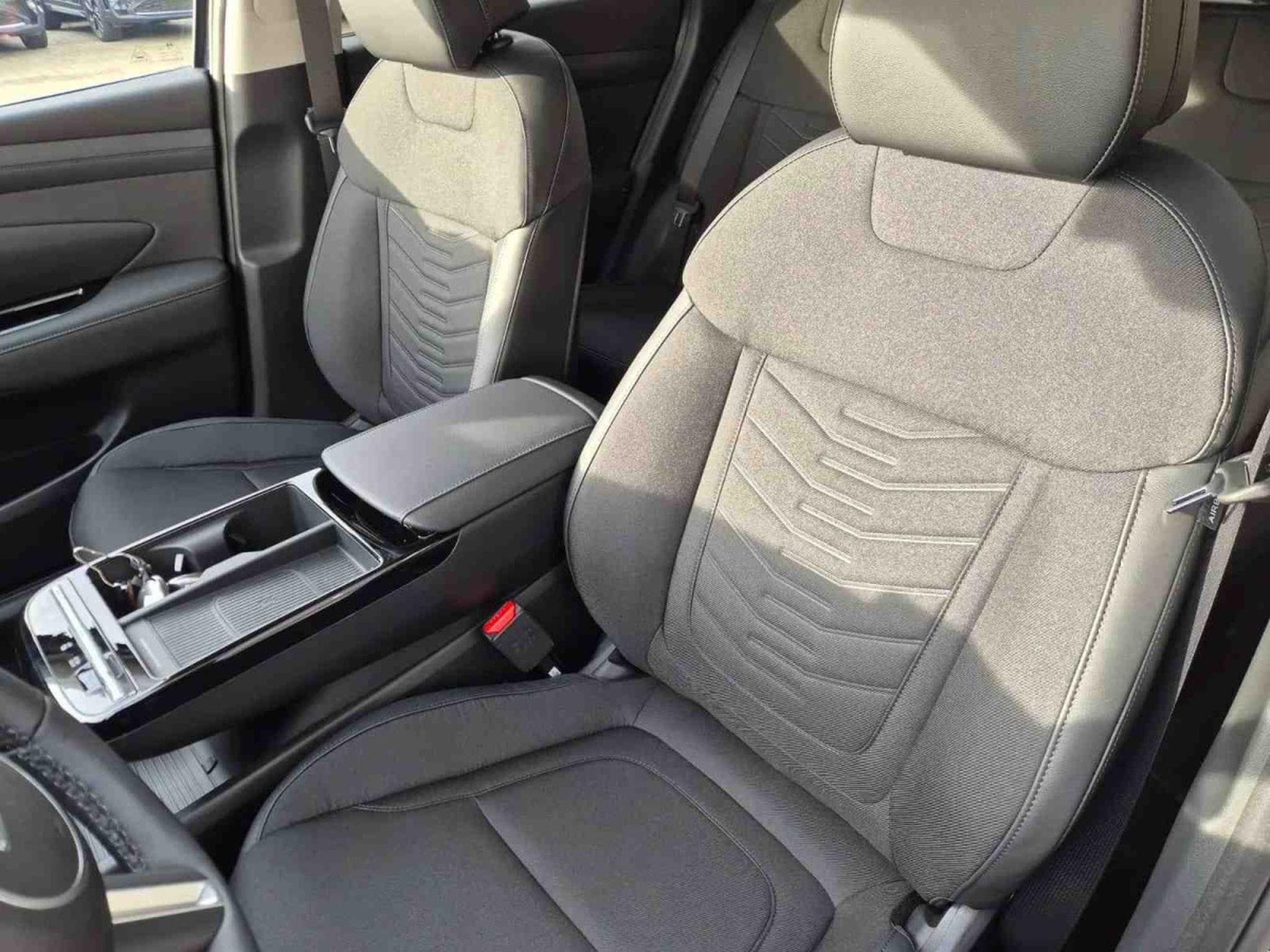 Hyundai Tucson 1.6 T-GDI 150  AT (2026) - Foto 8