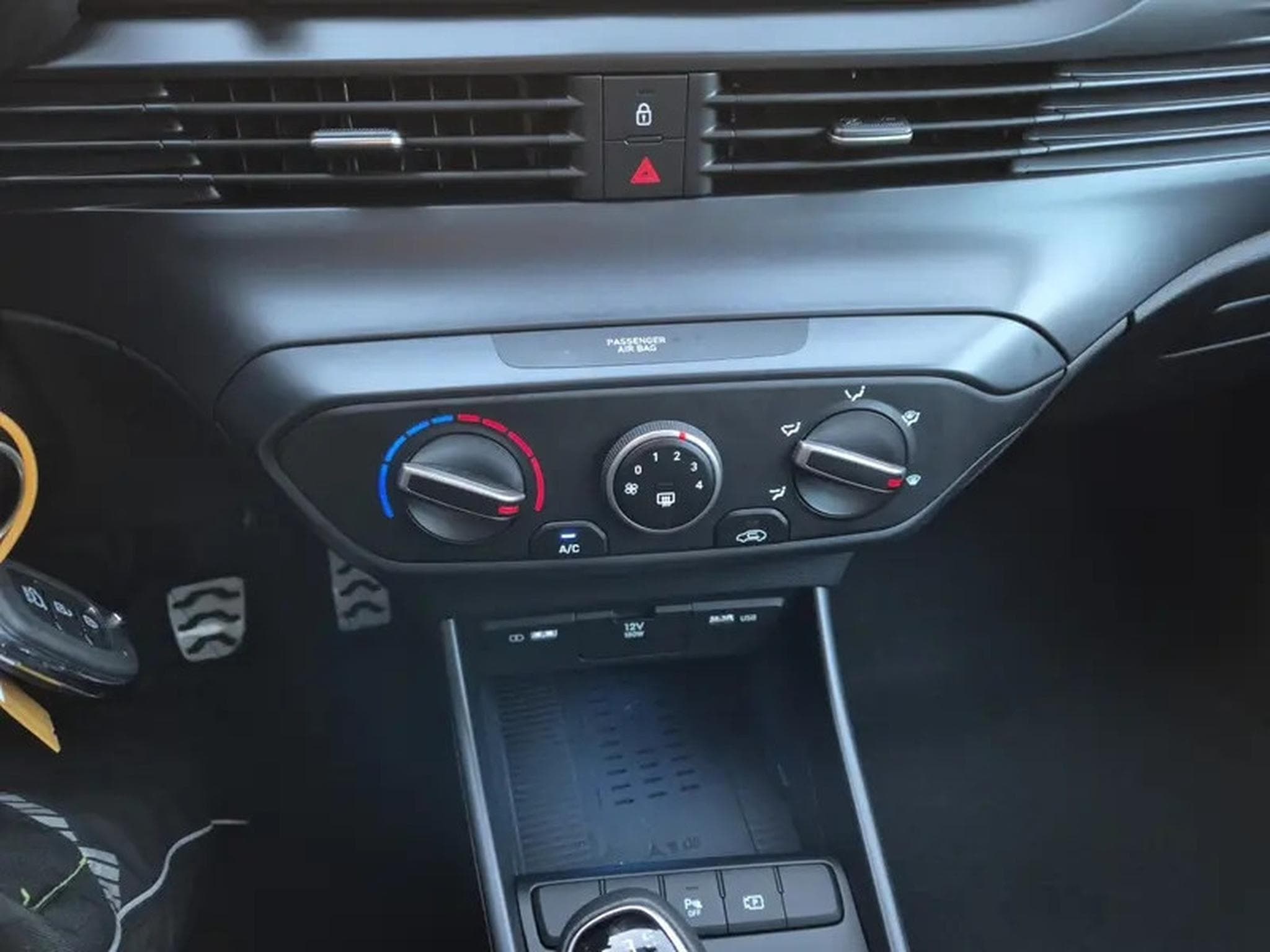 Hyundai Bayon 1.0T-GDI 90 Trend (2026) - Foto 11