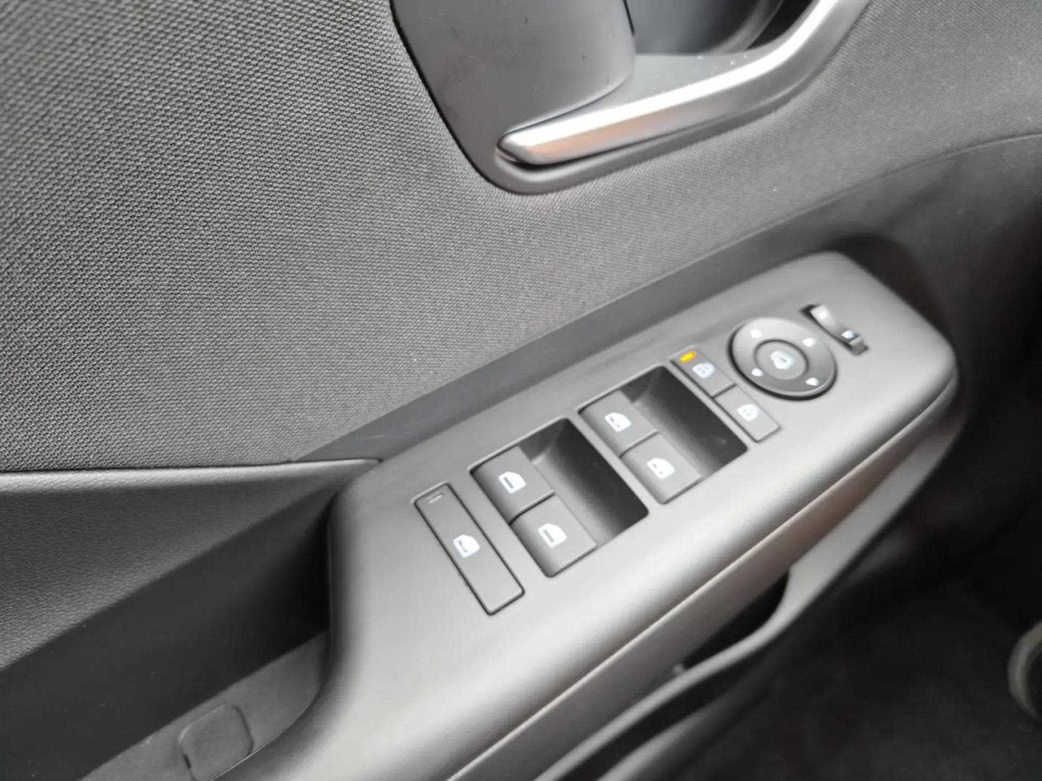 Hyundai Kona 1.0T-GDI 150 AT Trend (2026) - Photo 17