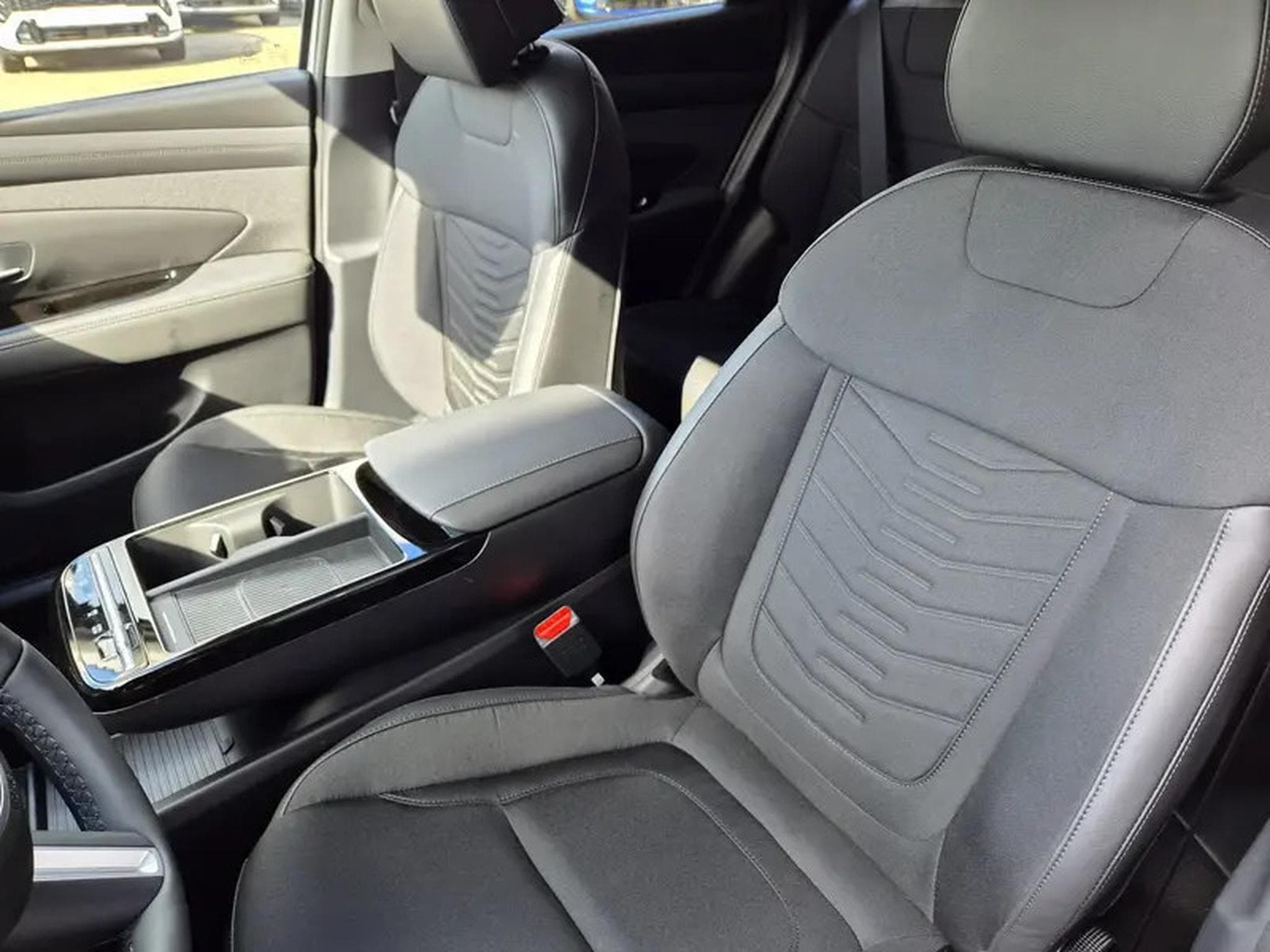 Hyundai Tucson 1.6 T-GDI PHEV 288  AT (2026) - Photo 8