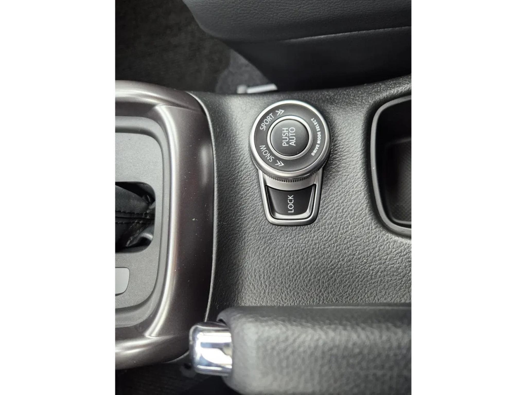 Suzuki S-Cross 1.4 Boosterjet 110 MHEV Auto Comfort Allgrip (2026) - Photo 18