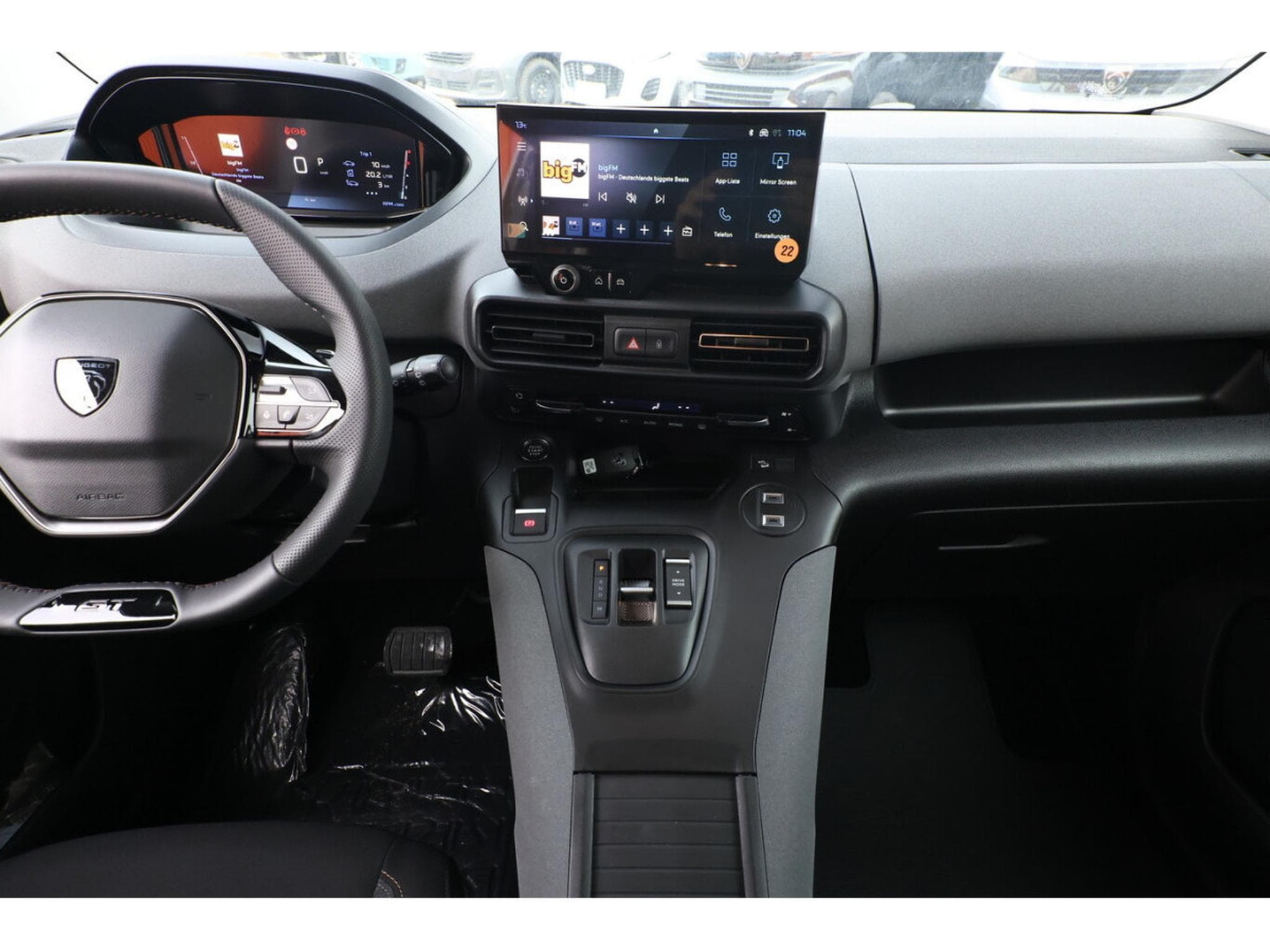 Peugeot Rifter 1.5 BlueHDI 130 EAT8 L1 GT (2026) - Photo 8